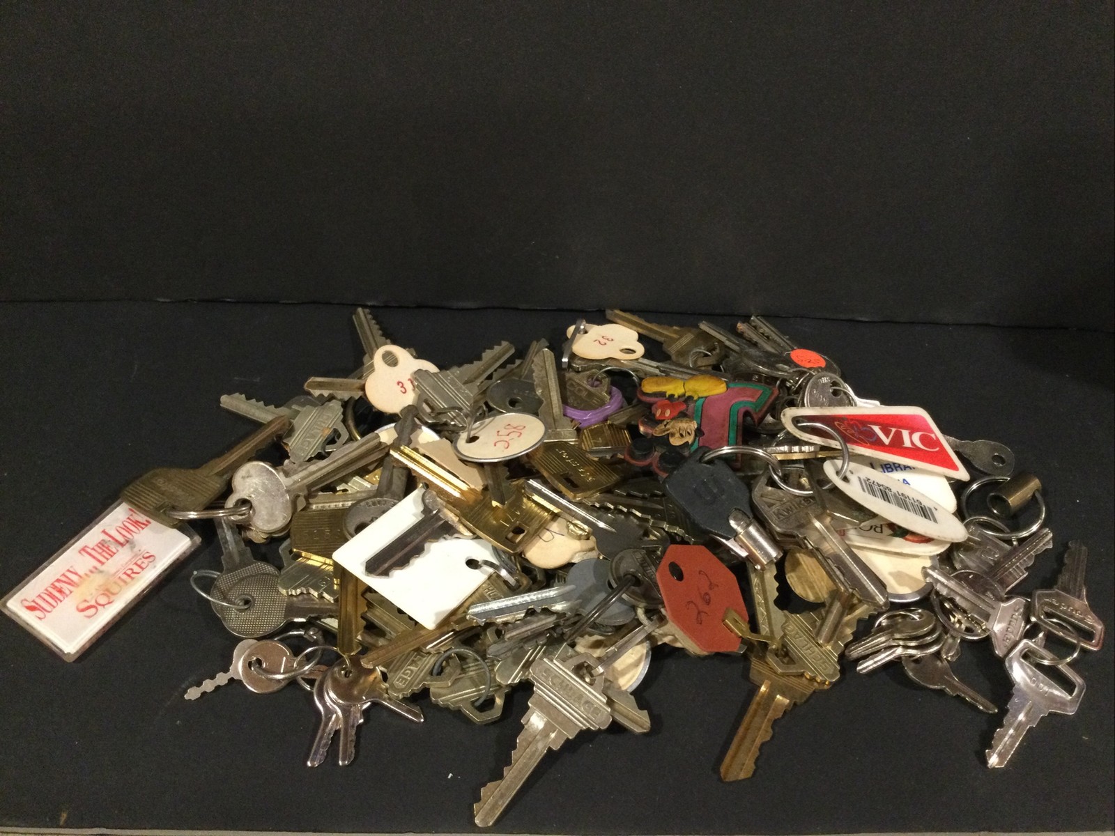 Assorted Lot of  Misc Cut  Keys 2 Pounds (LB) House Etc. Crafts, Metal, Silver