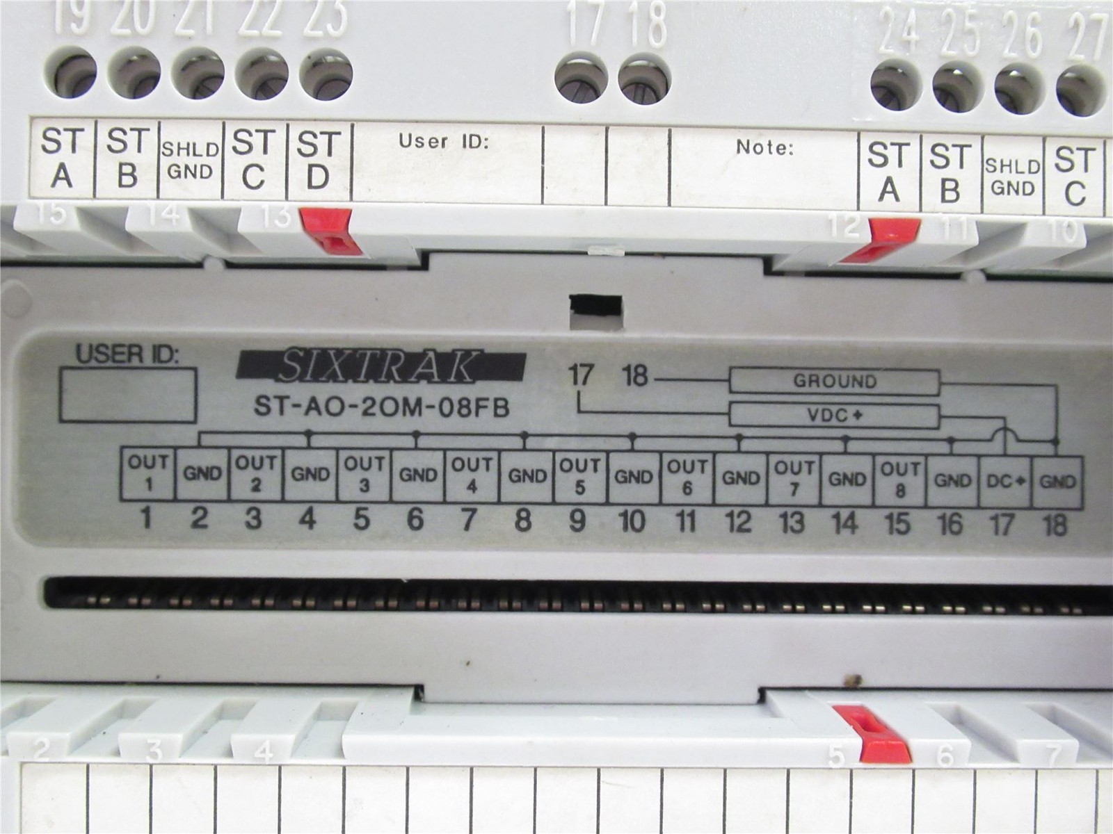 230868 New-No Box; SixTrak ST-AO-2OM-08FB Analog Ouput Base Module
