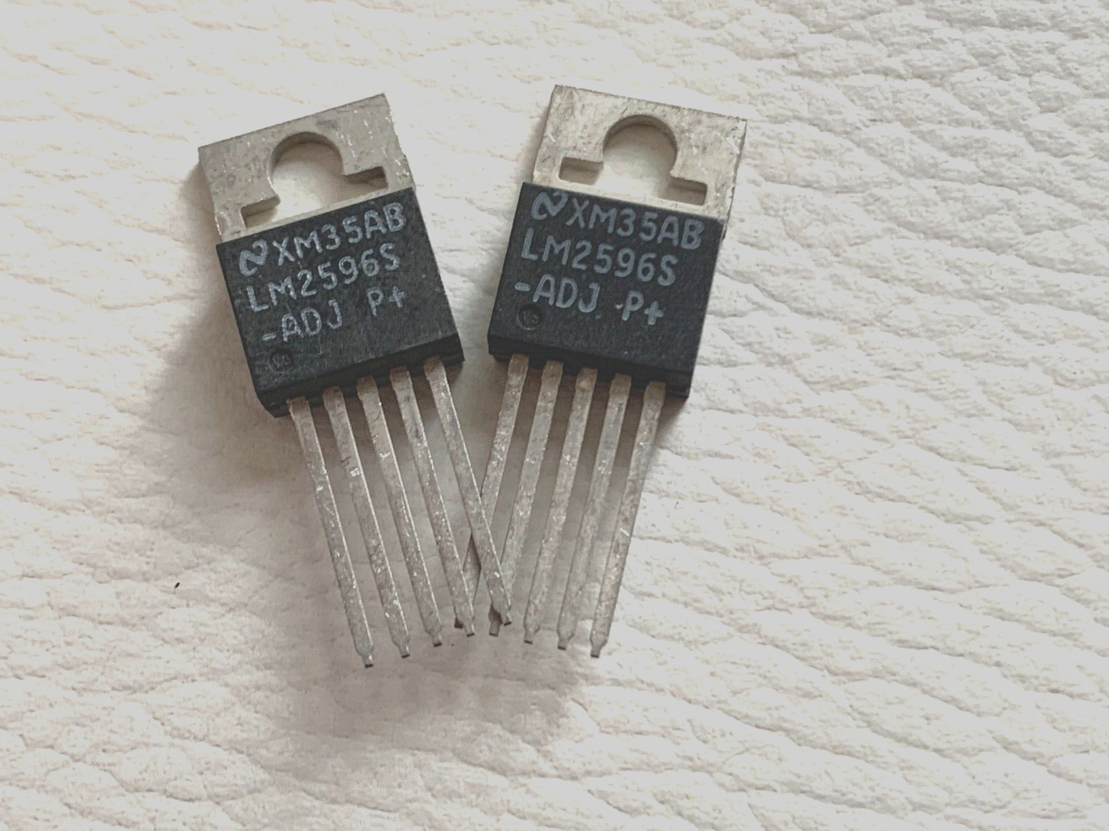LOT OF 5   LM2596S Original New National Integrated Circuit
