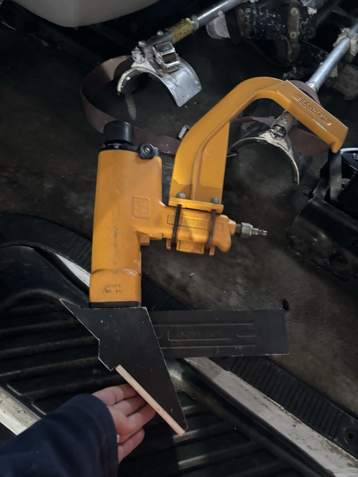 Bostitch MIIIFS Pneumatic Flooring Nailer MPN MIIIFS for Flooring Nails