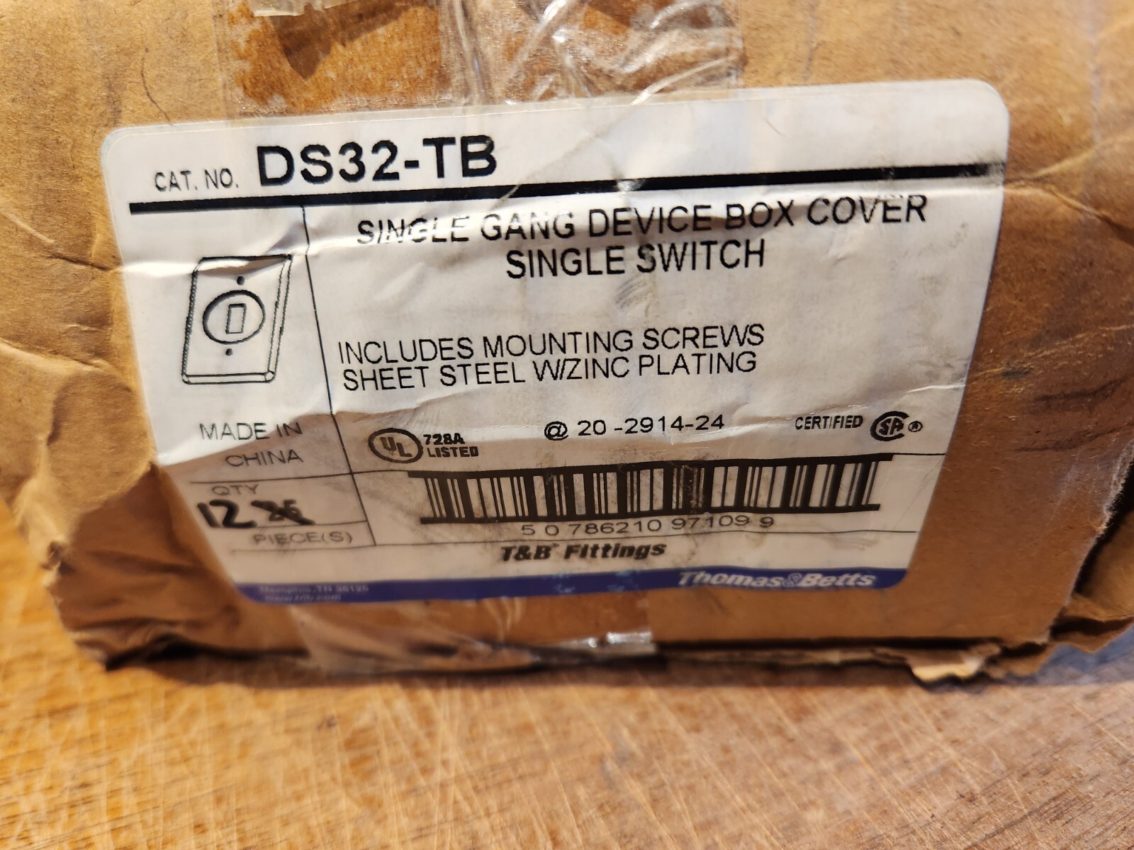 OPEN BOX OF 12 THOMAS & BETTS DS32-TB SINGLE GANG DEVICE BOX COVER SHIPS FREE