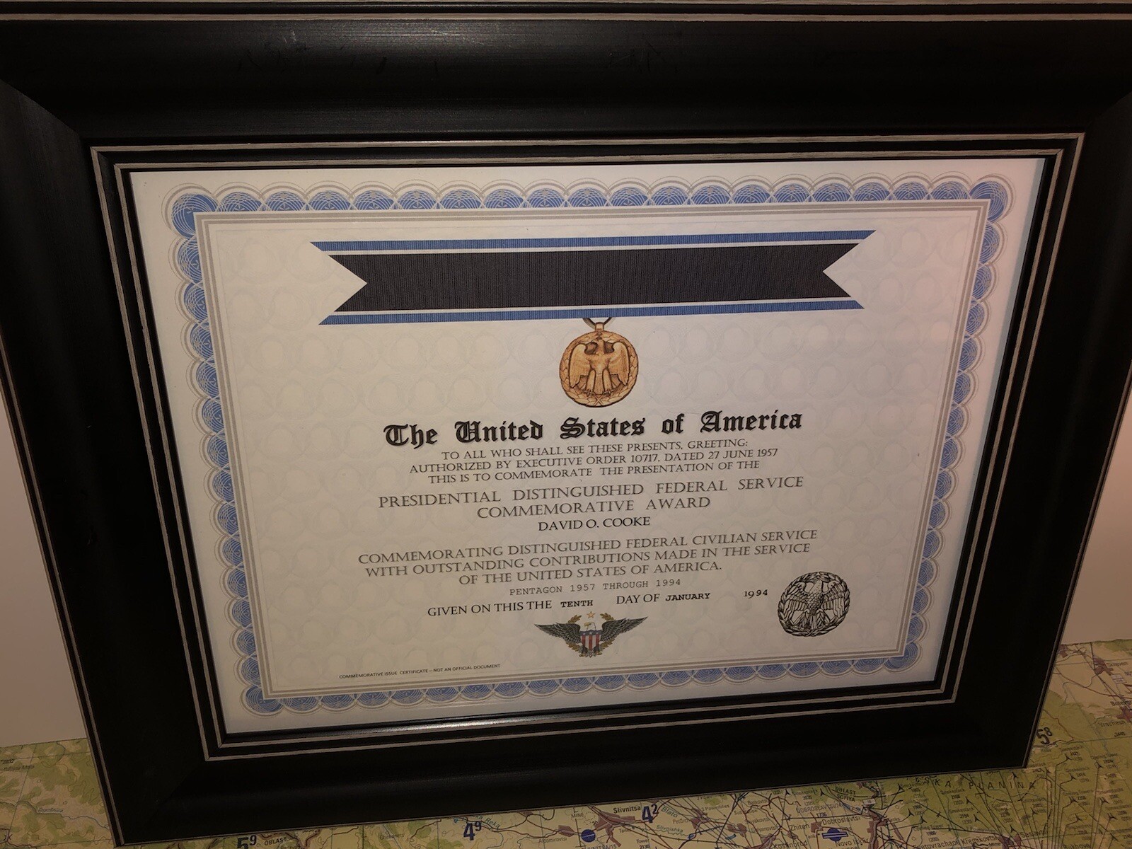 PRESIDENT'S COMMEMORATIVE AWARD - DISTINGUISHED FEDERAL SERVICE CERT. / Type-1