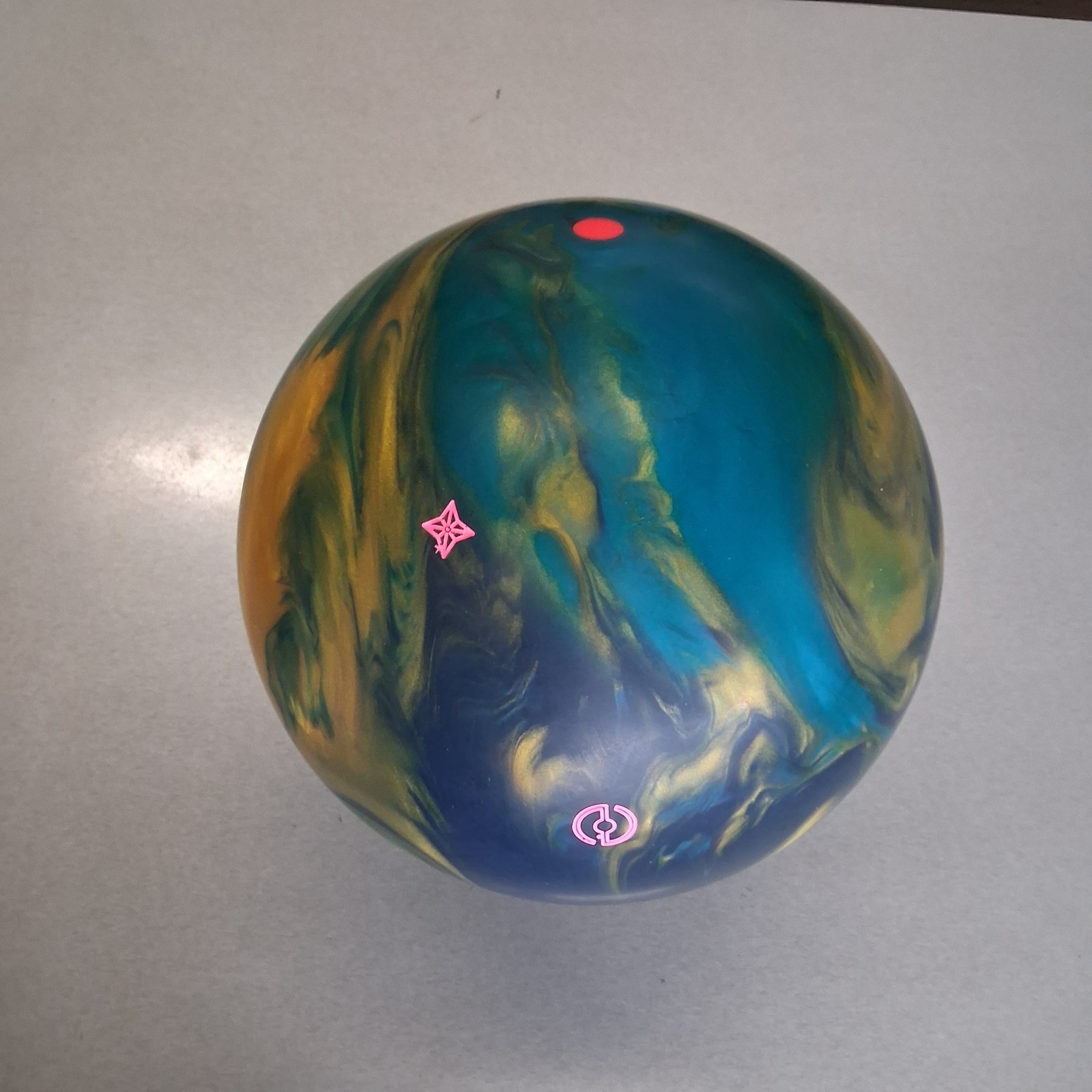Roto Grip Halo Vision 1ST QUALITY bowling ball 15 LB. NEW IN BOX! #086