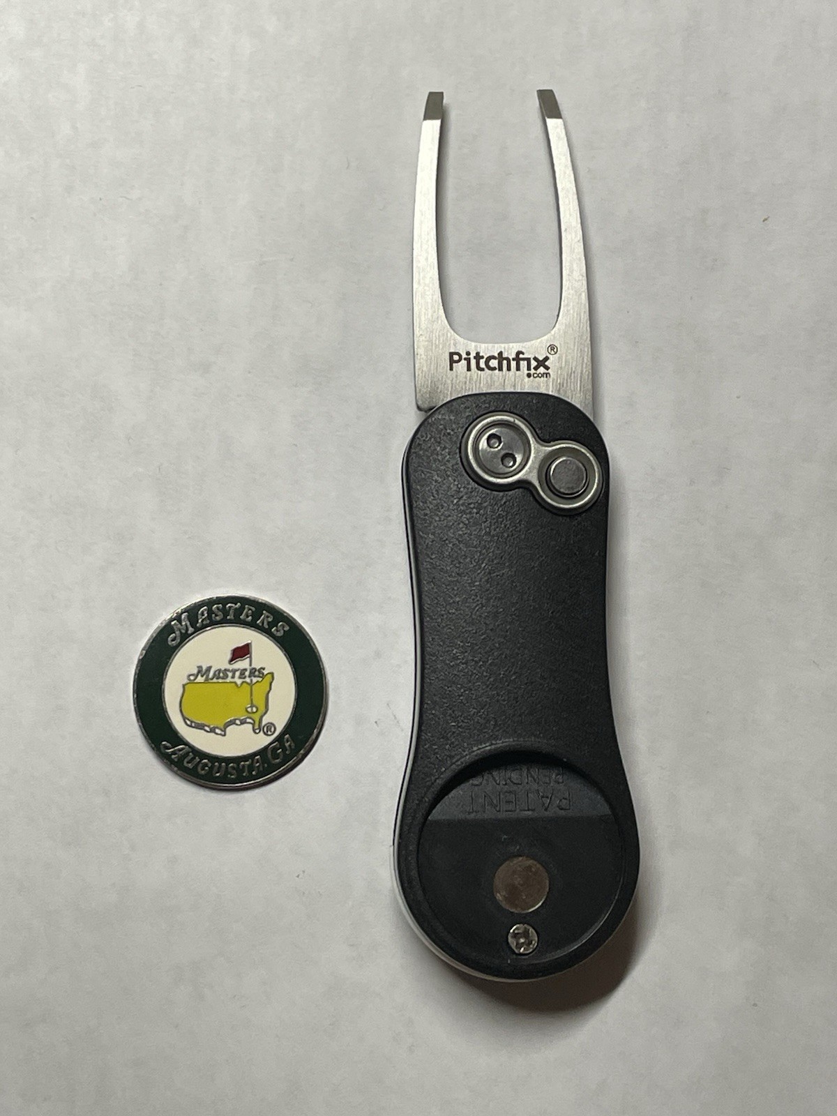 (1) Pitchfix Golf Switchblade Divot Tool & Masters 1" Coin Style Golf Marker