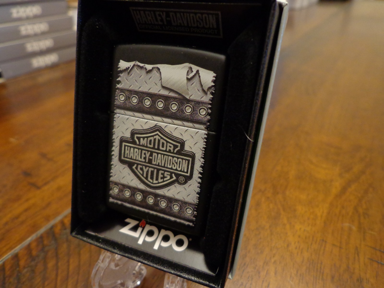 HARLEY DAVIDSON DIAMOND PLATE DESIGN BLACK MATTE ZIPPO LIGHTER MINT IN BOX
