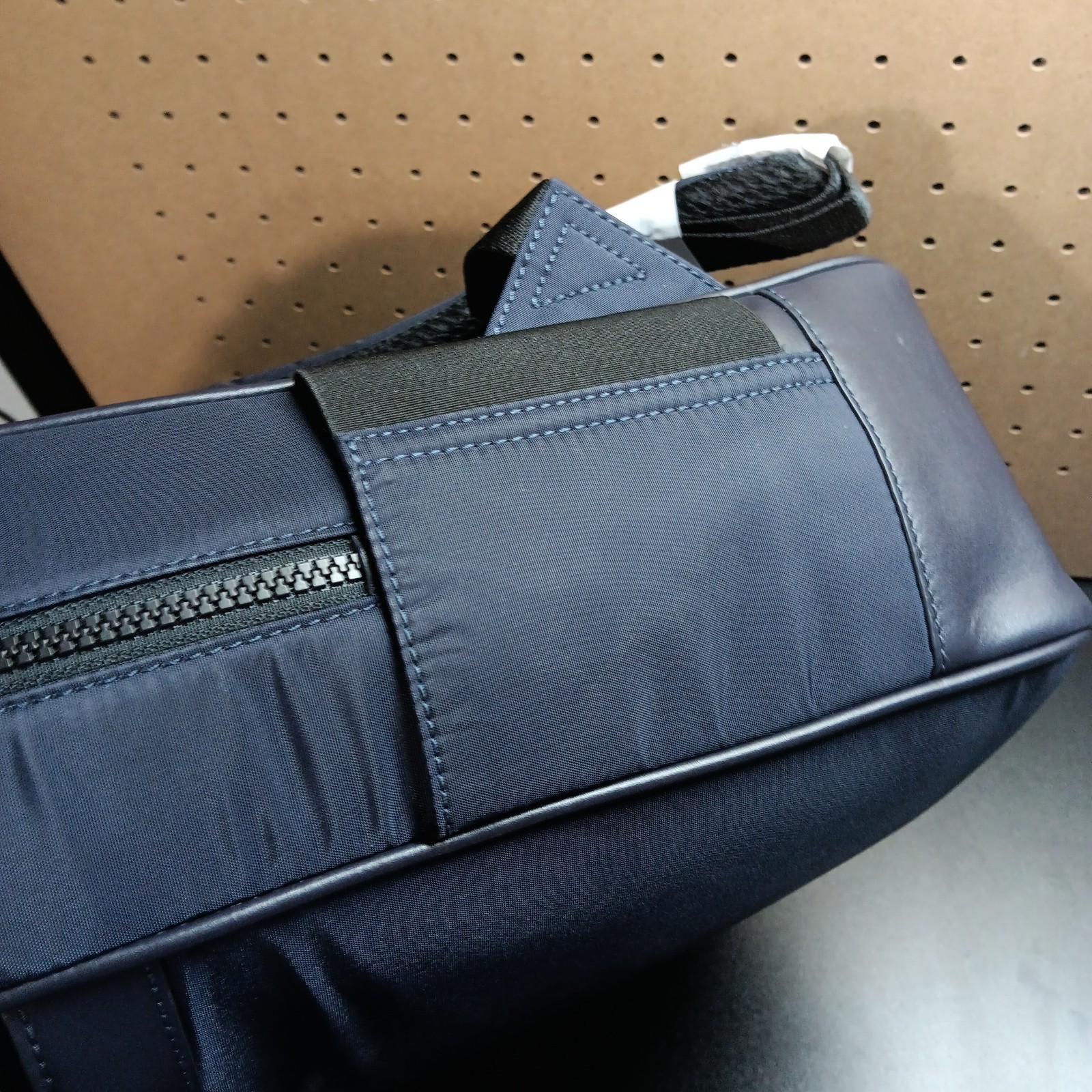 Johnston & Murphy Backpack Navy Blue Nylon Adjustable Straps Pockets New $245