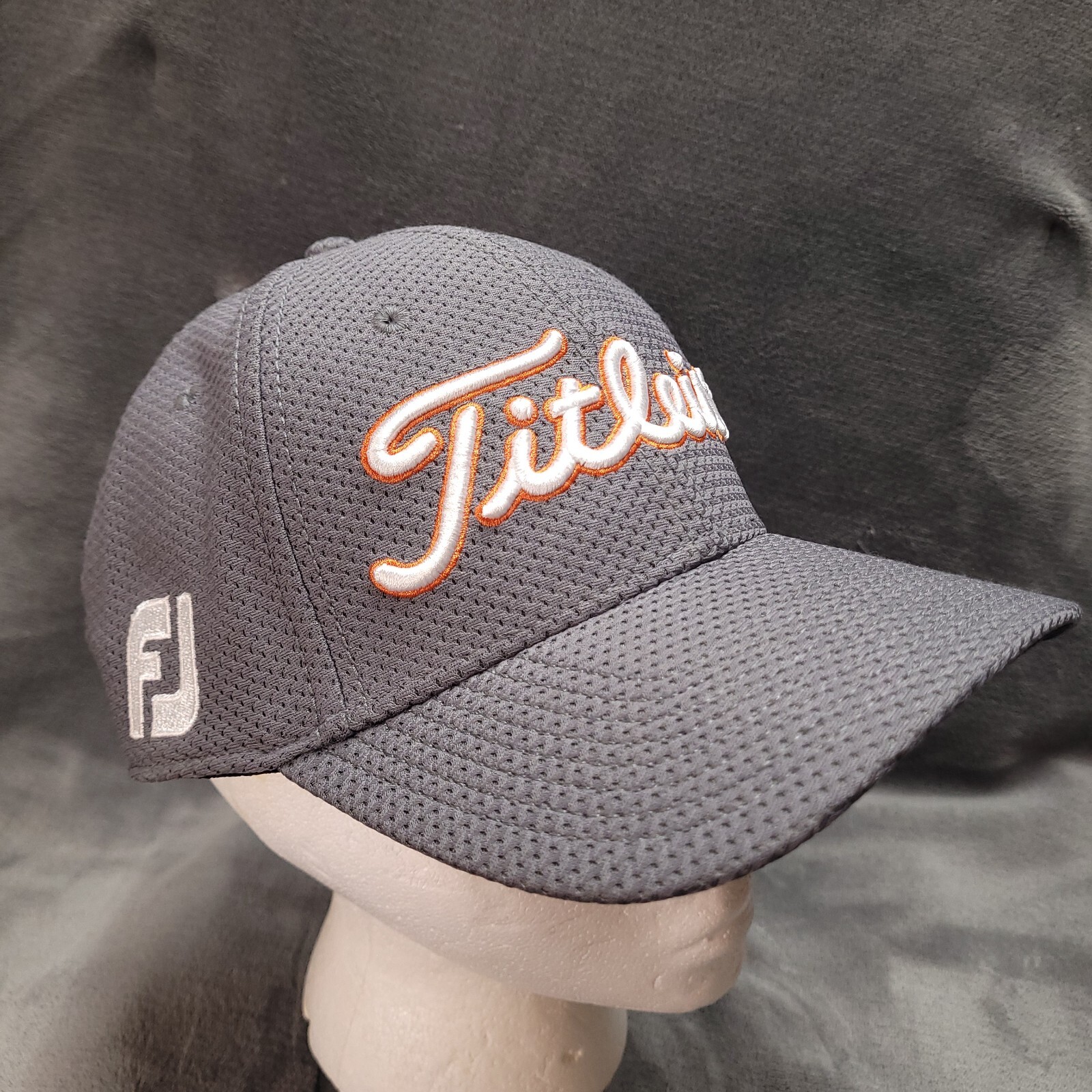 Titleist Pro V1 Footjoy Golf Mens Gray Hat M/L Flex Fit Excellent Condition