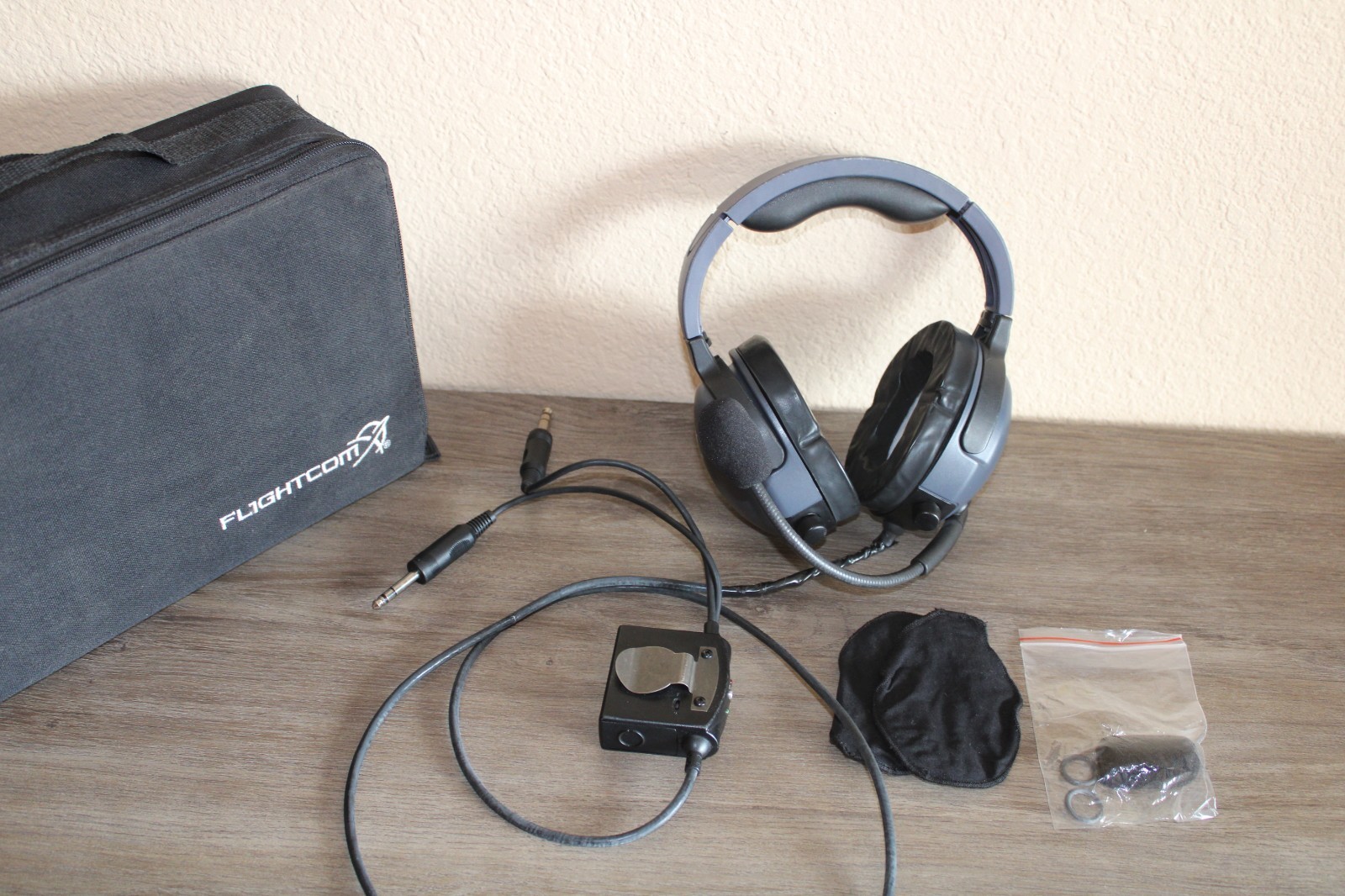 Flightcom Denali Aviation Headset and Microphone in Carry Case