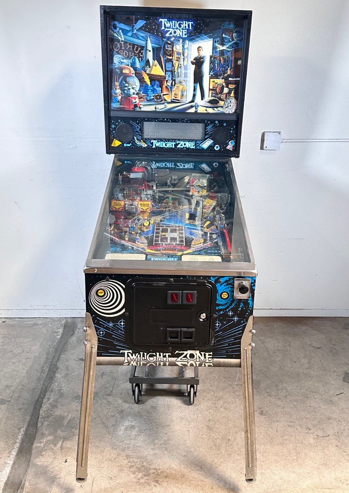Midway Twilight Zone DBV Pinball Machine Bally 1993 Pinballs