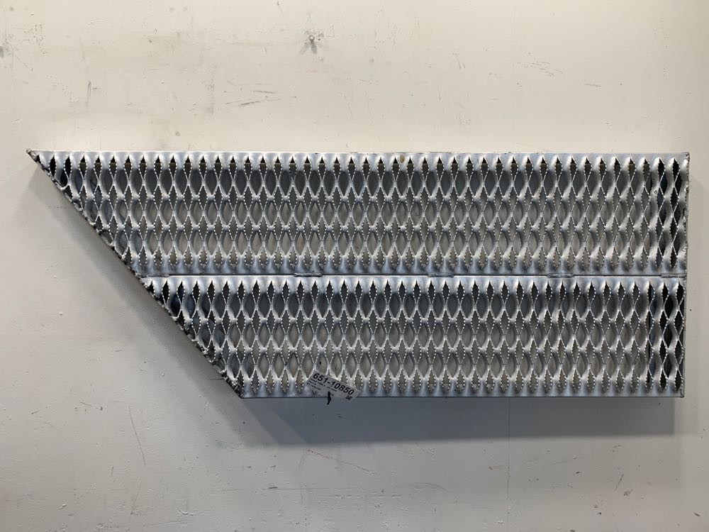 2016 Kenworth T660 Deck Plate (651-10850)