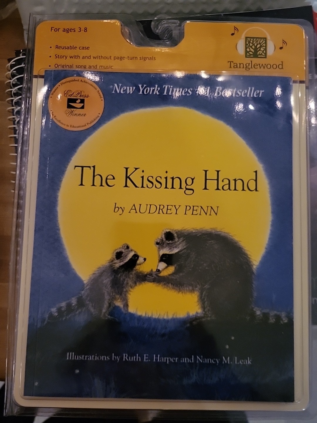 THE KISSING HAND PAPERBACK BOOK and CD BY AUDREY PENN IN CASE New