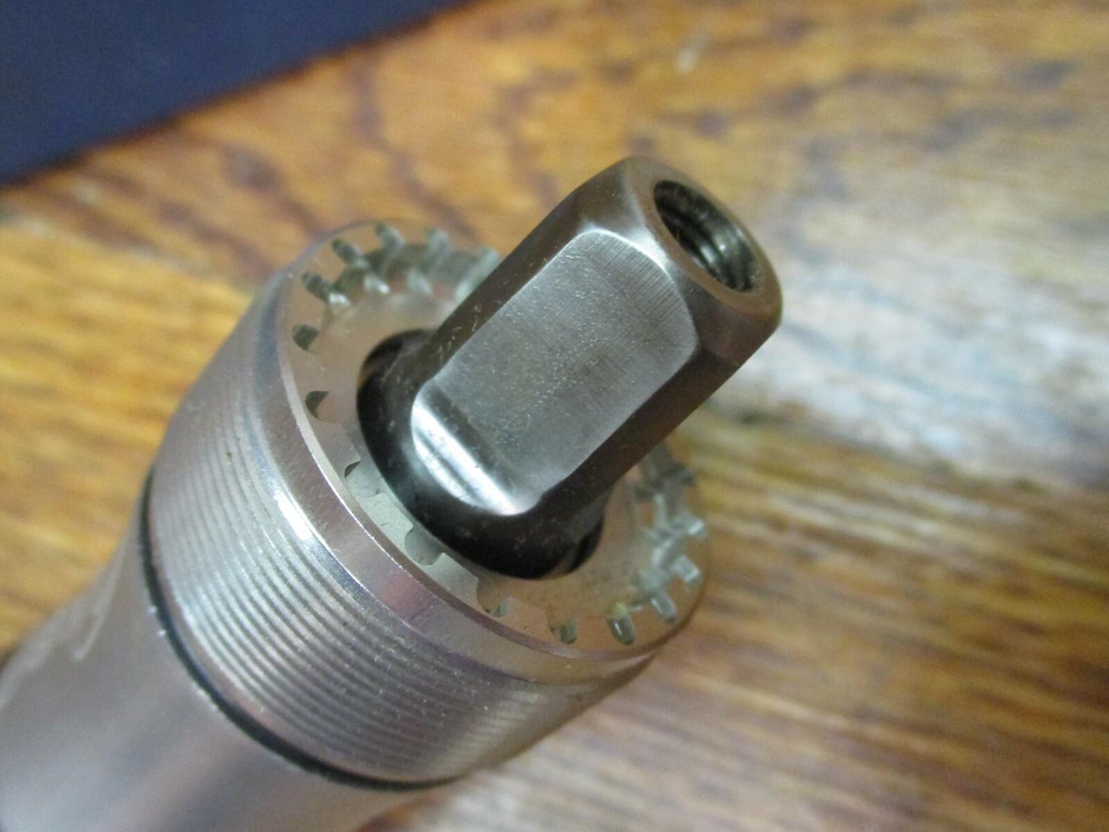 NOS REAL 1.37x24 73/68x107 TITANIUM SQUARE TAPER BOTTOM BRACKET
