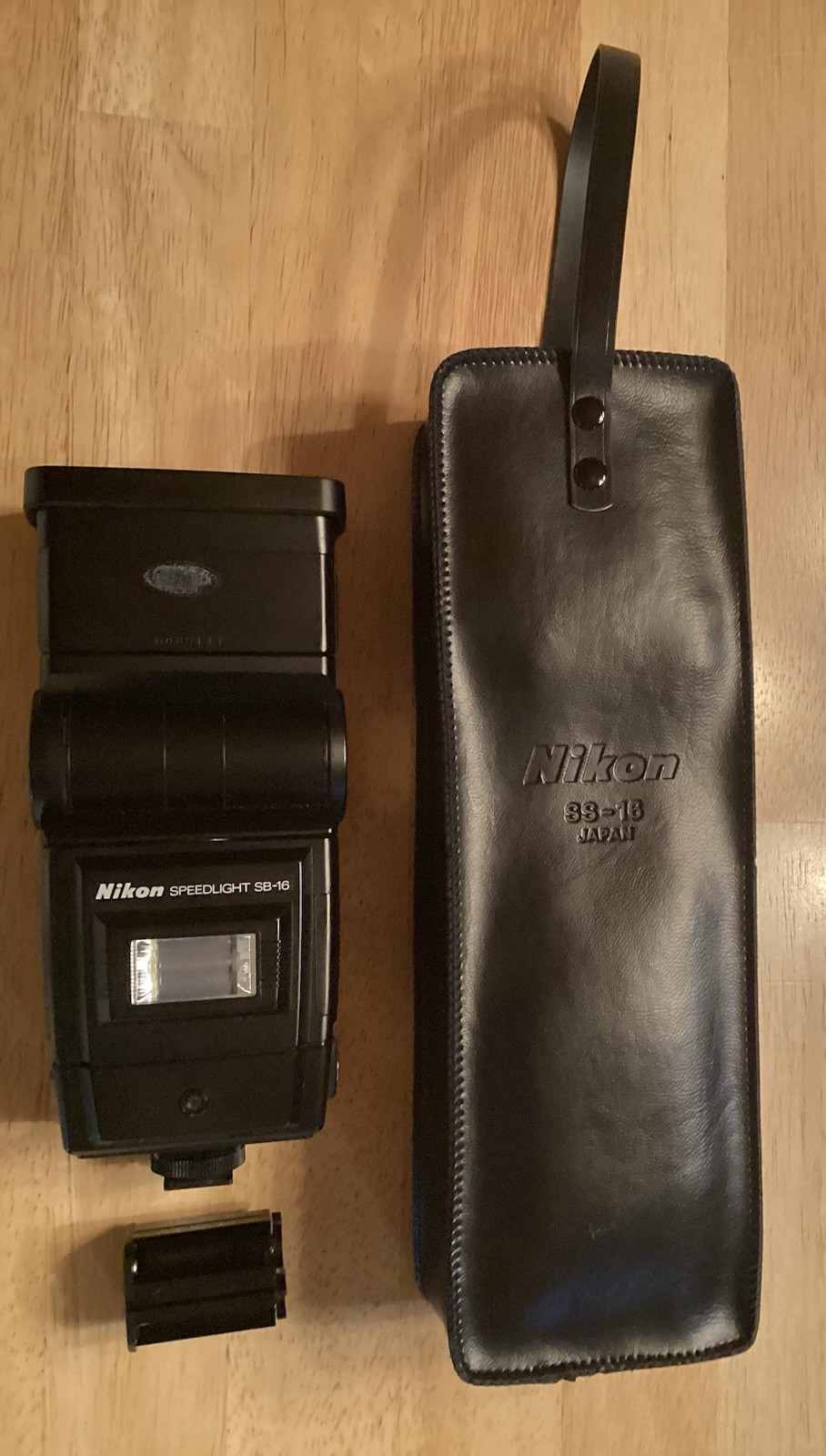 NIKON SPEEDLIGHT SB-16 FLASH ATTACHMENT W/ SS-16 ZIPPERED CASE-BATTERY TESTED