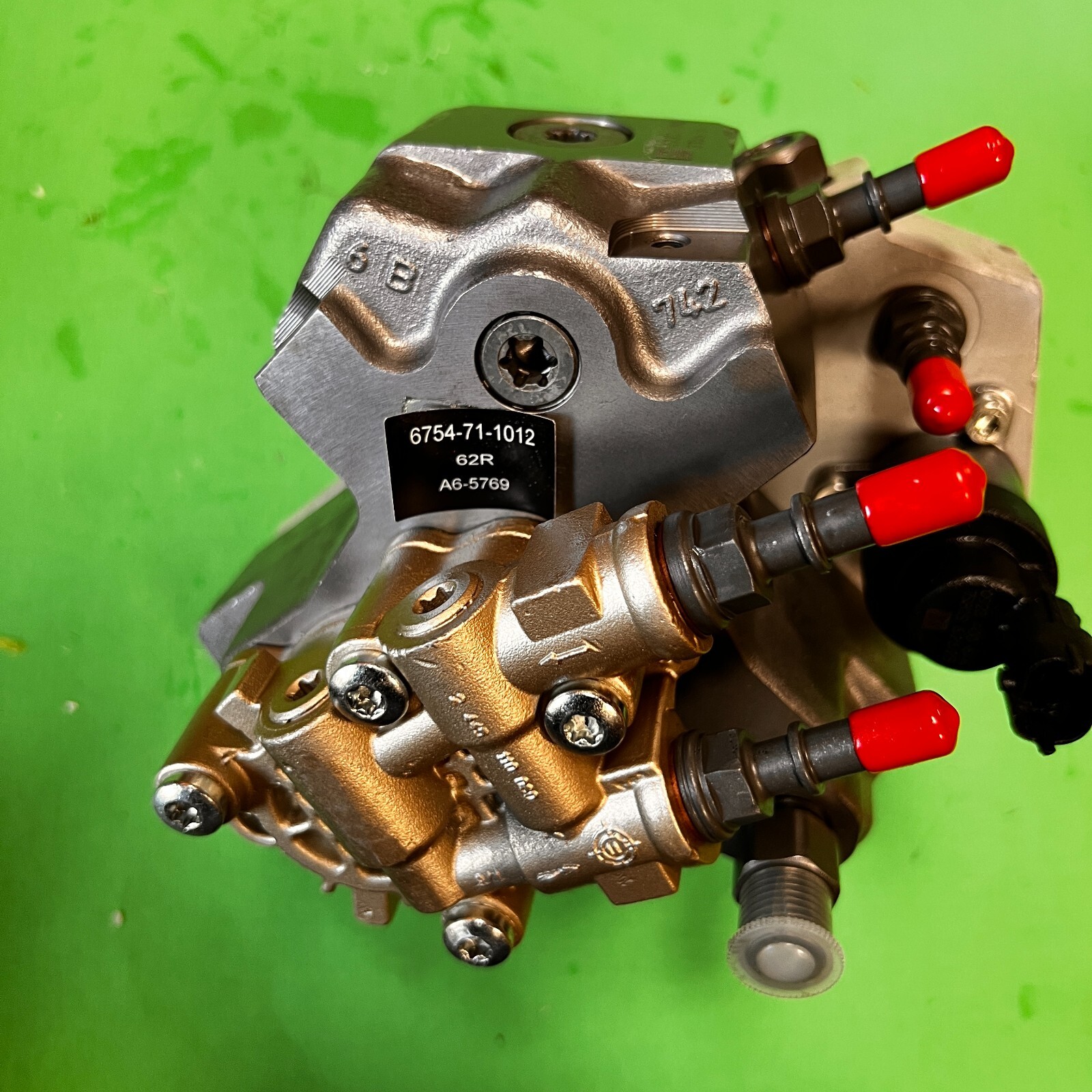 6754-71-1012 6754-71-1310 5262428 0445020150 Fuel Pump Fuel Injection 6d107