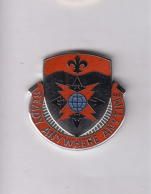 US Army 324th Signal Battalion crest DUI badge G-23