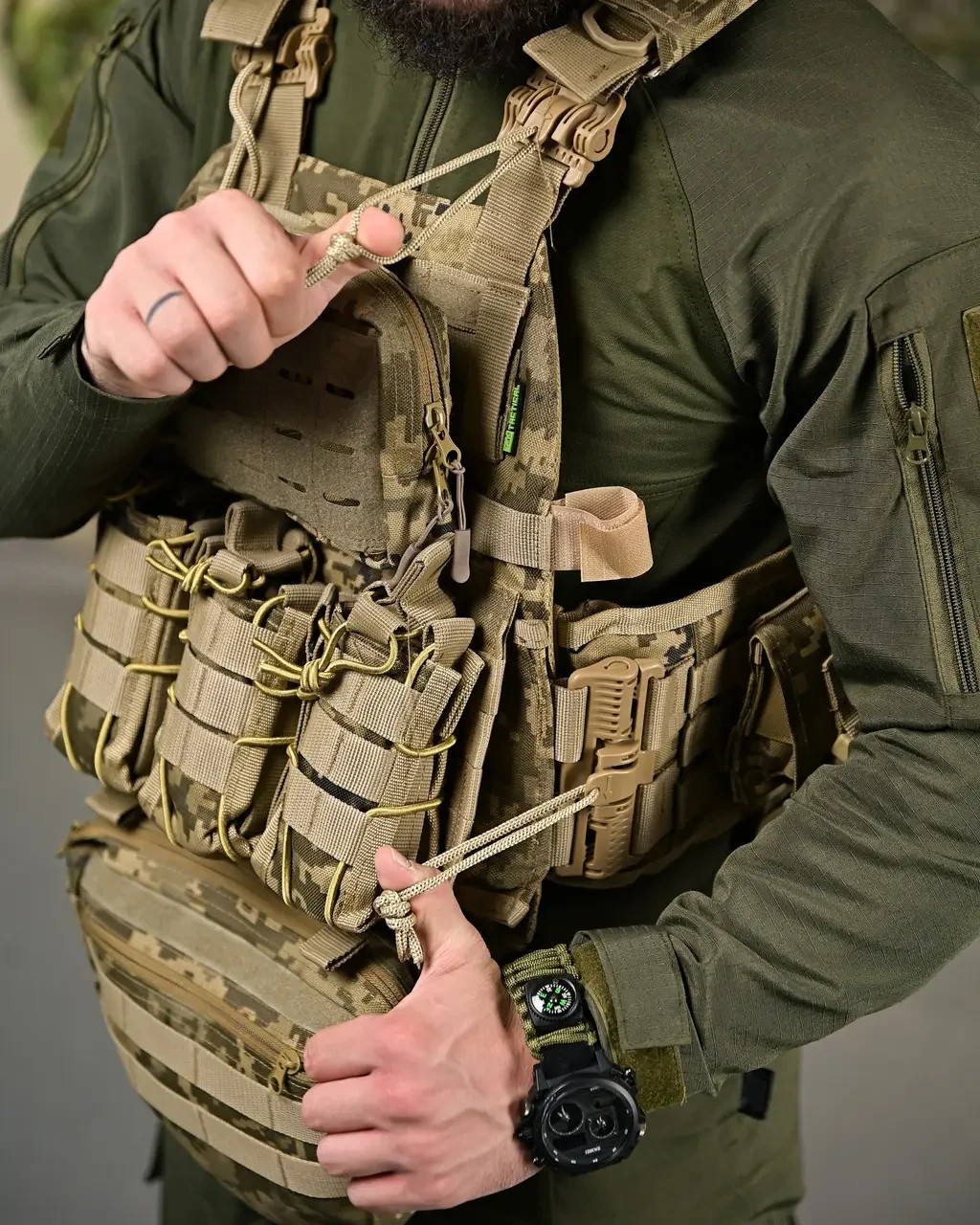 Plate carrier with 4 quick-release points frion pixel💛💙