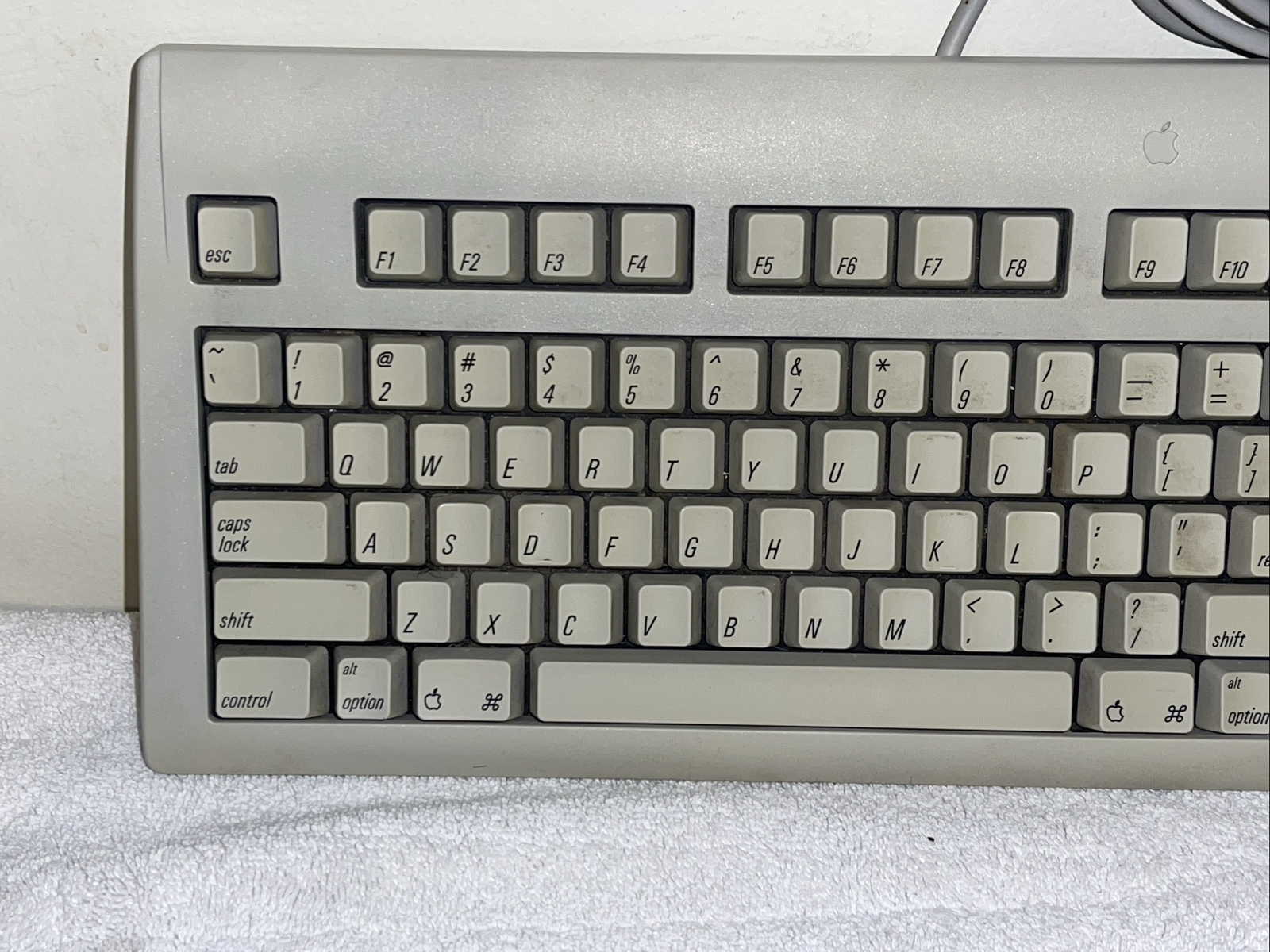 Vintage Apple M2980 AppleDesign Keyboard Computer