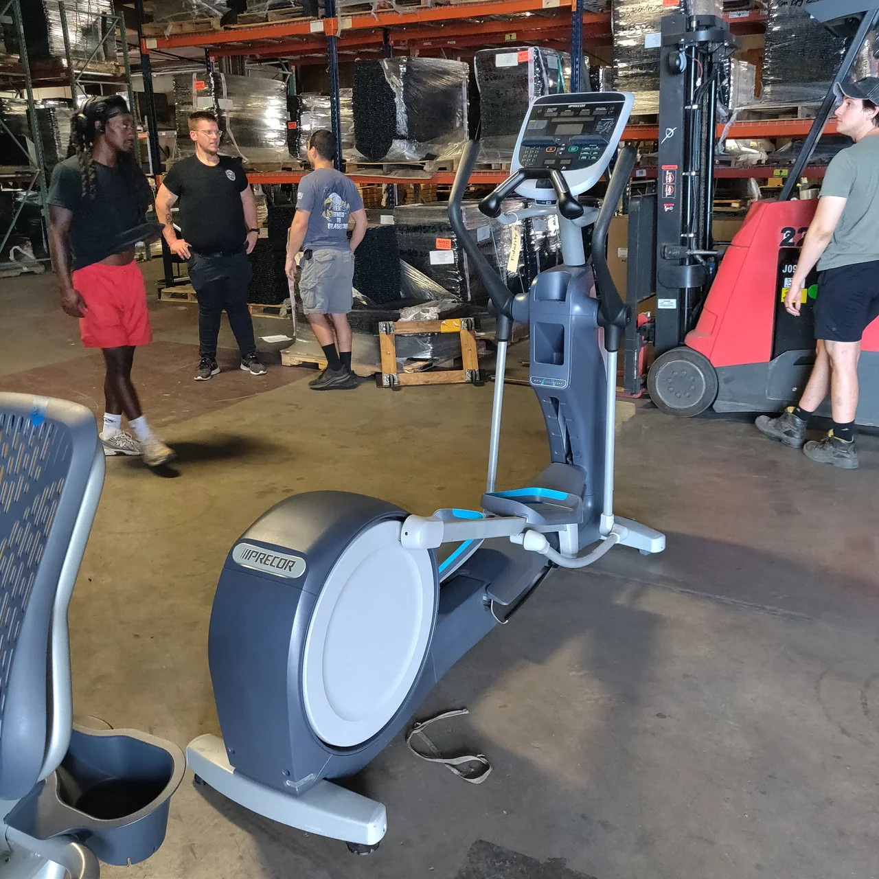 Precor EFX 835 Elliptical w/Converging Crossramp p30 Console