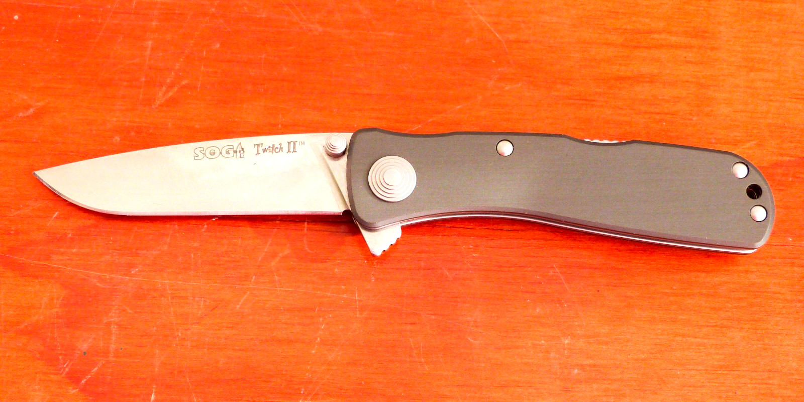 SOG Twitch II Gray Folding Knife Pat 6,941,661
