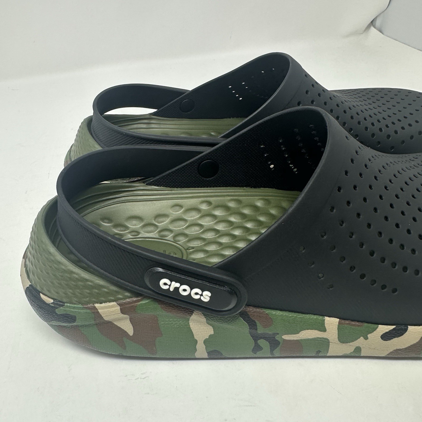 Crocs Literide Men Size 6 Women Size 8 Black/Camo