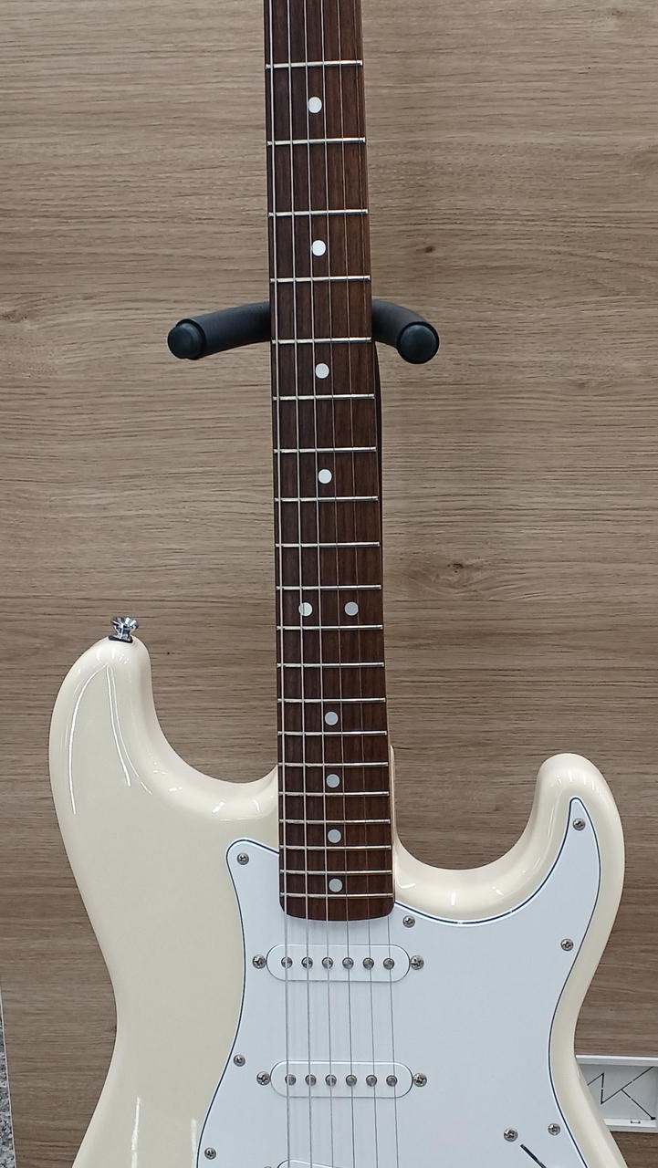 FENDER JAPAN ST72 73068