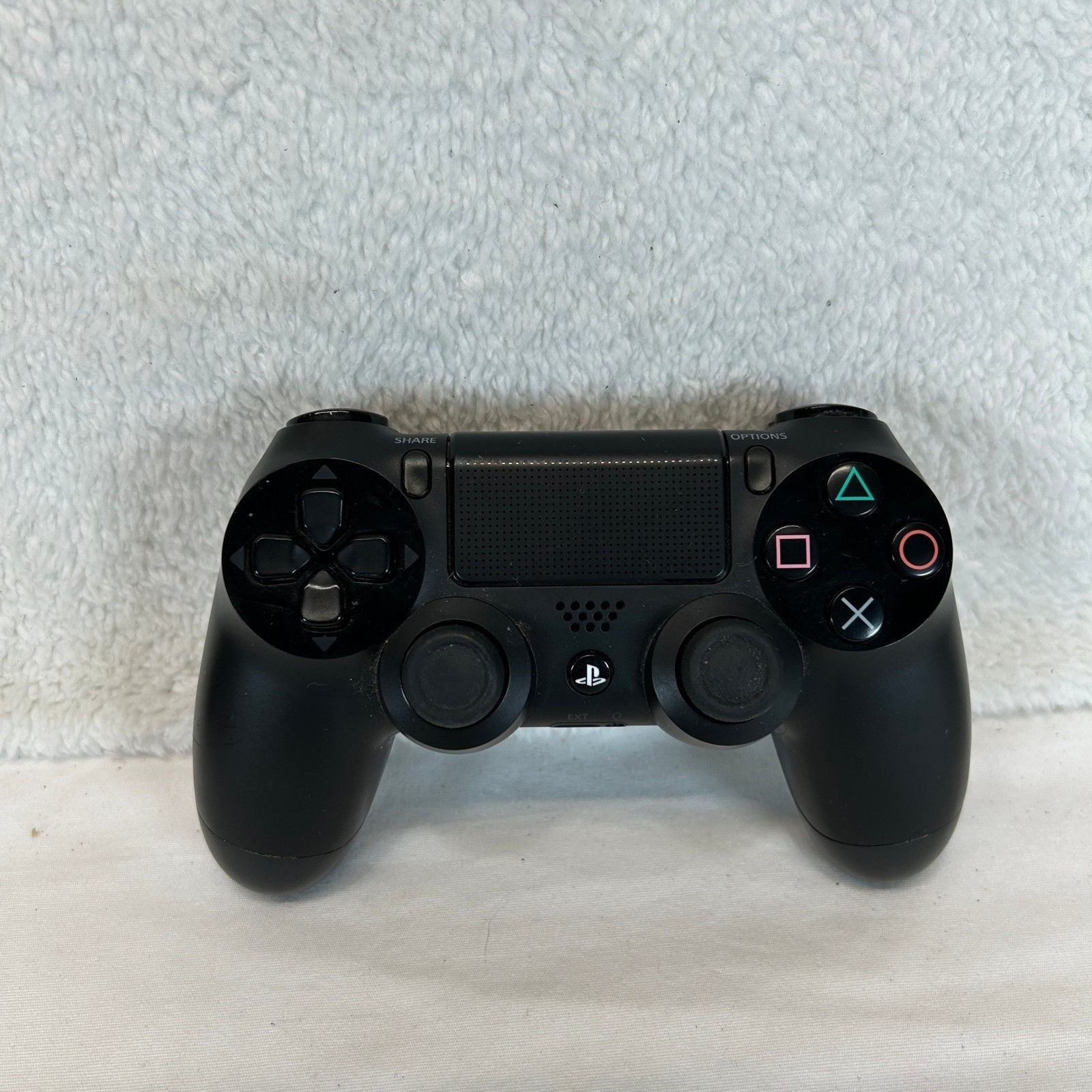2 Sony PlayStation DualShock 4 Wireless Controllers & Energizer Charging Station