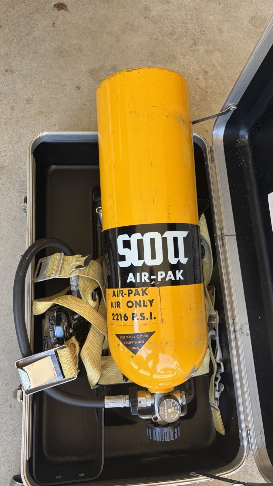 Vintage Scott Scba Airpack With Case