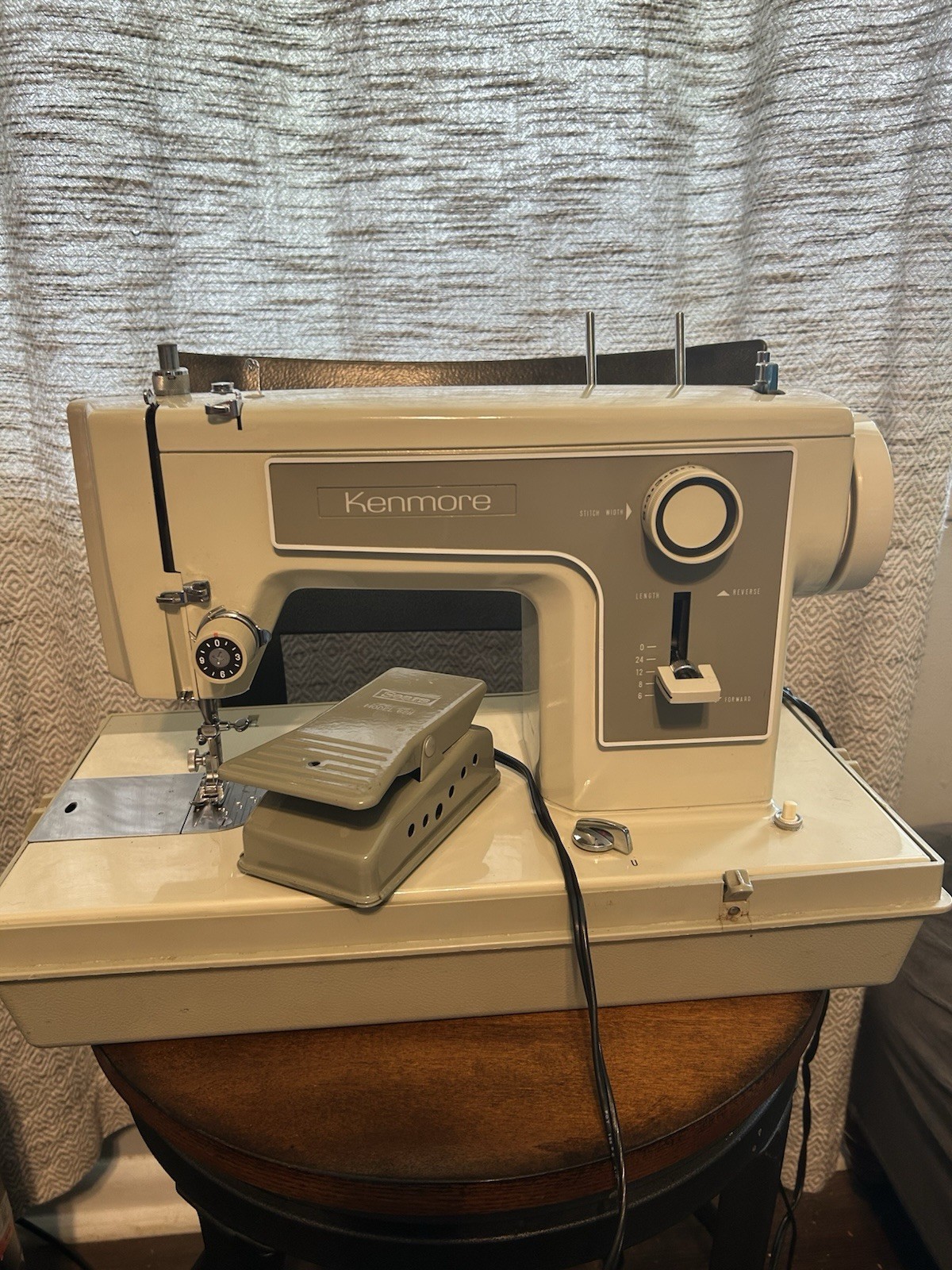 Vintage Sears Kenmore One Amp 120 V Model 5154 Sewing Machine