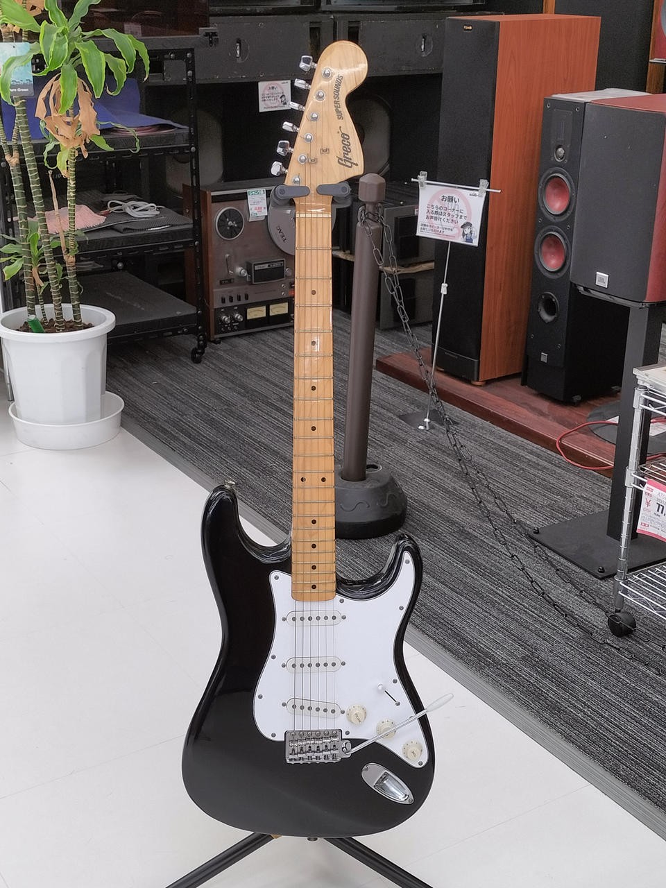 GRECO SE500 Stratocaster Type Electric Guitar-01