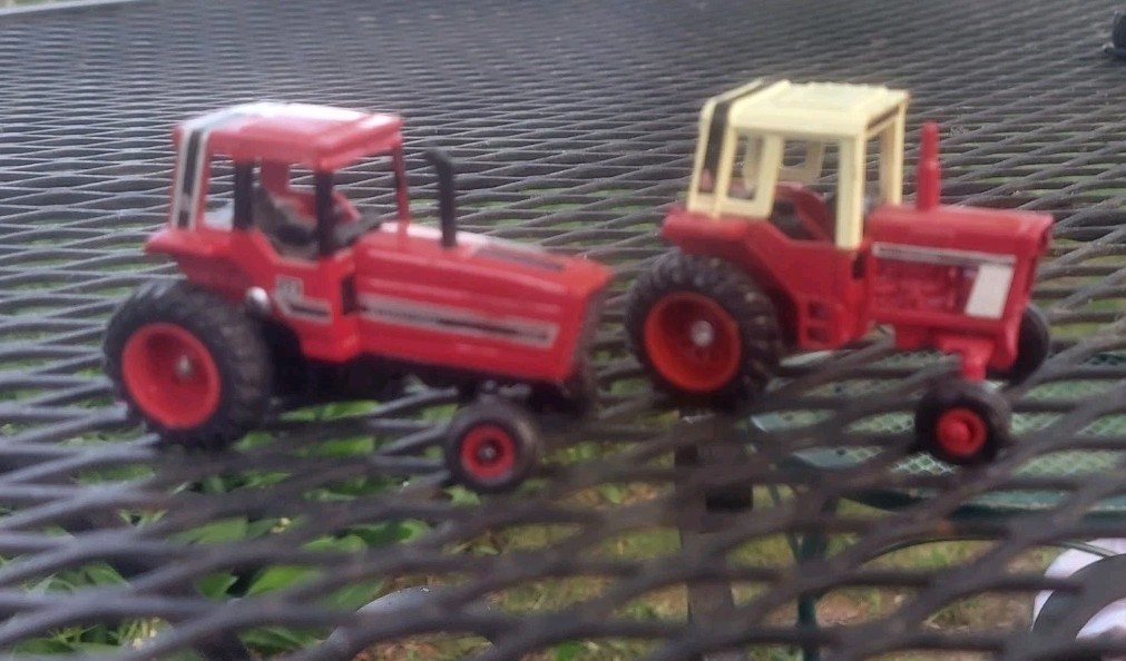 Lot Of Two Ertl Case IH Tractors 1/64