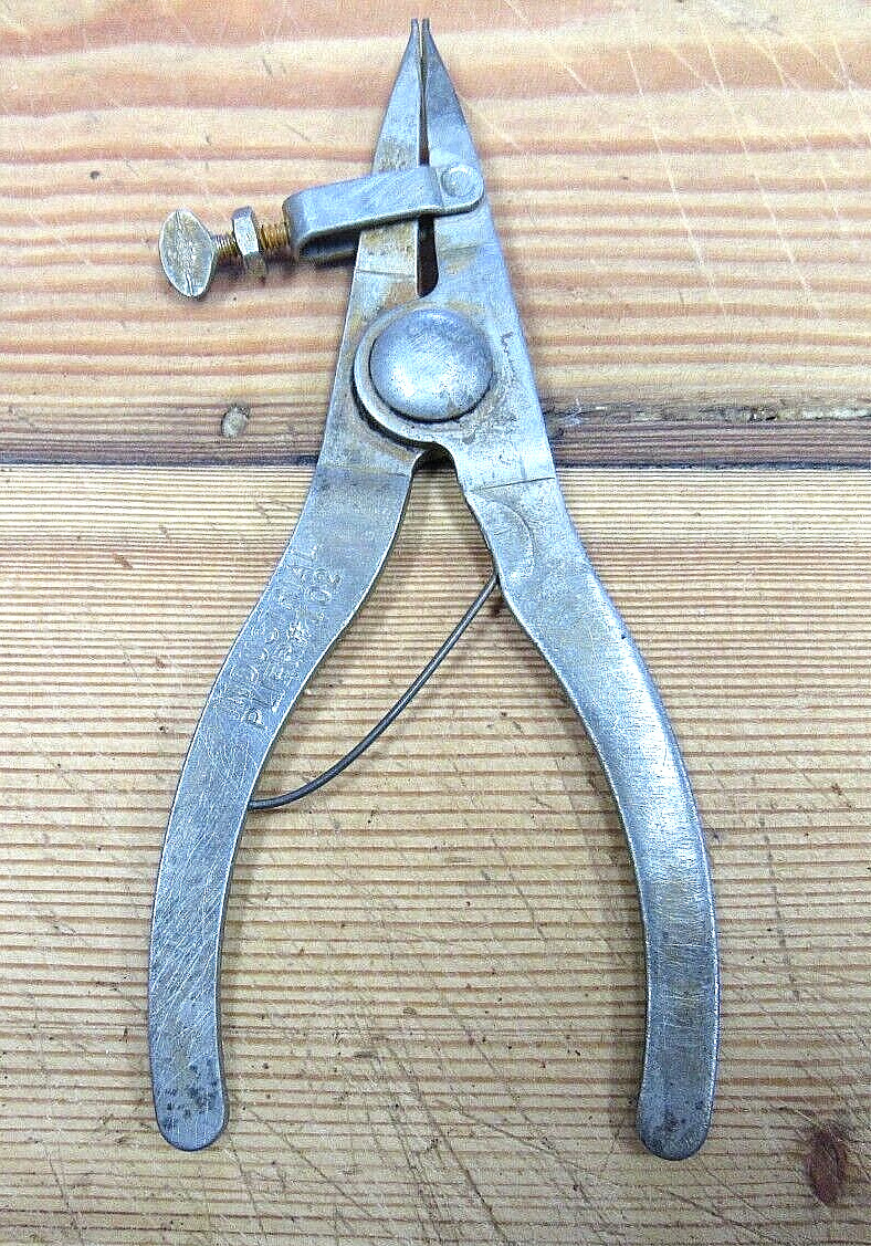 Vintage Metal Industrial Plier #102 IN GOOD CONDITION