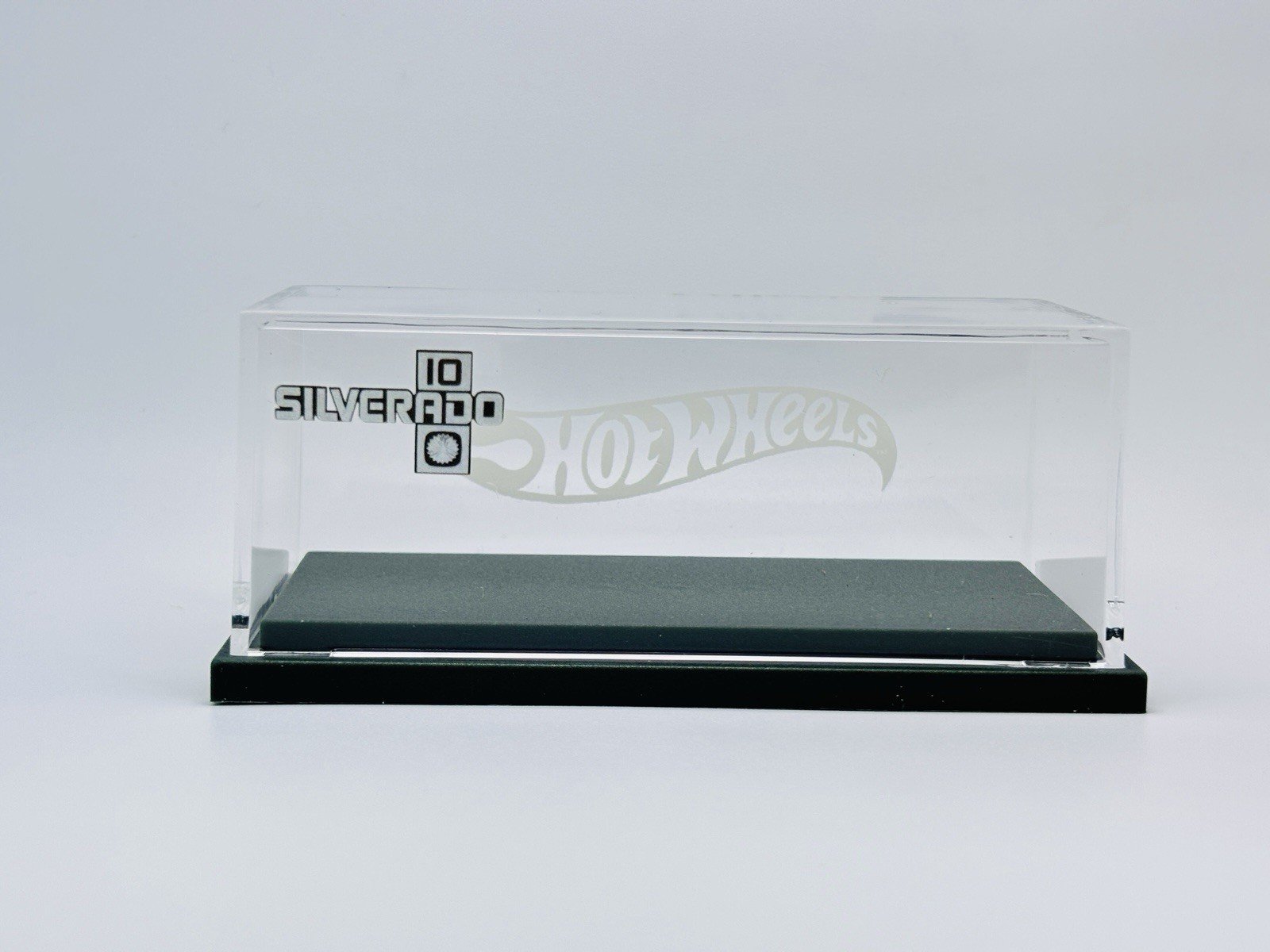 Acrylic Display Case Showcase 1/64 Diecast Toy Car Hot Wheels Chevelot Silverado