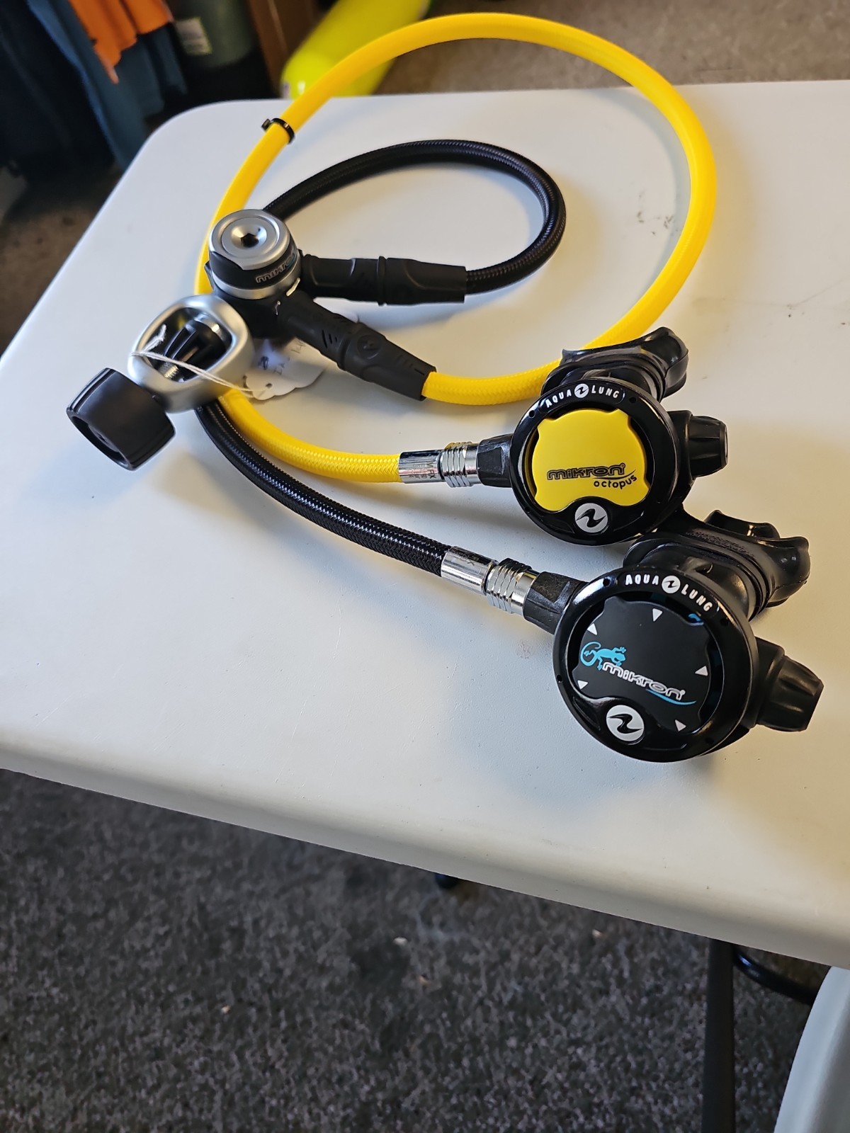Aqualung Mikron Scuba Diving Regulator Set 1st Stage 2nd Stage, and Octo