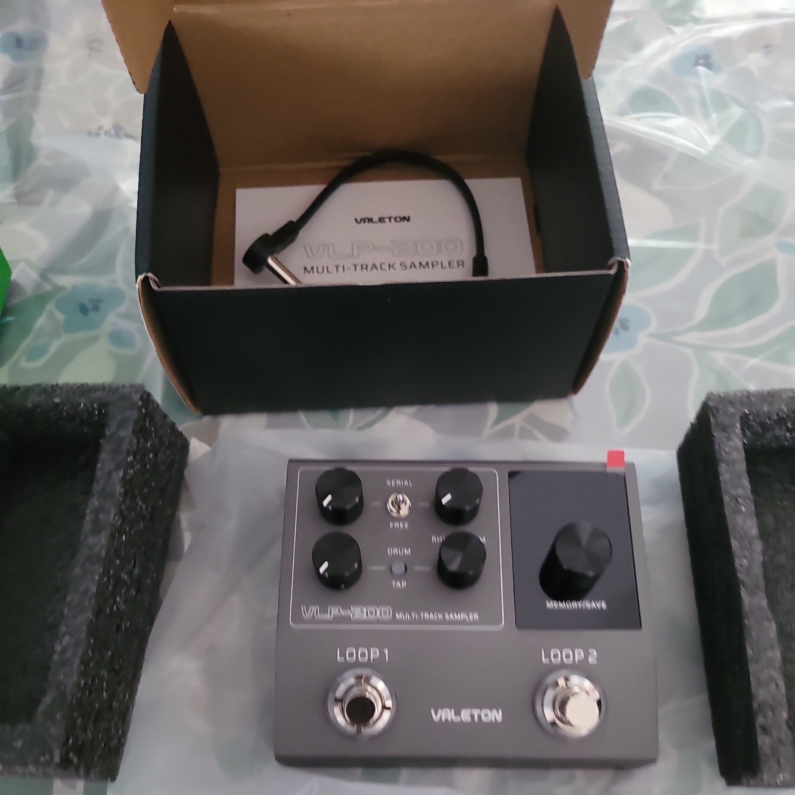 Valeton VLP-200 Multi-Track Sampler - Two full-featured loopers