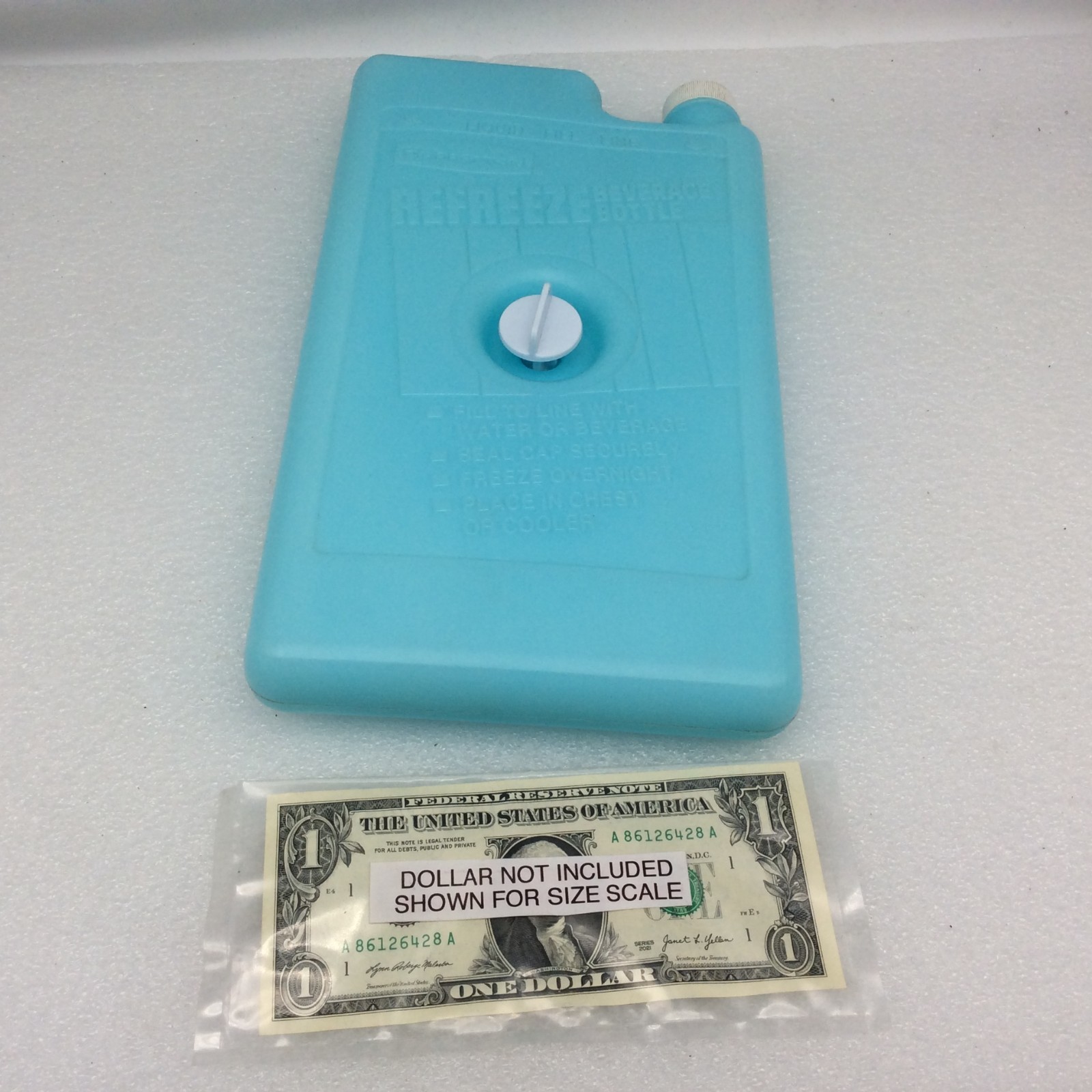 Vintage Rubbermaid Gott 8281 Screw-In Refreezable Ice Pack Cooler