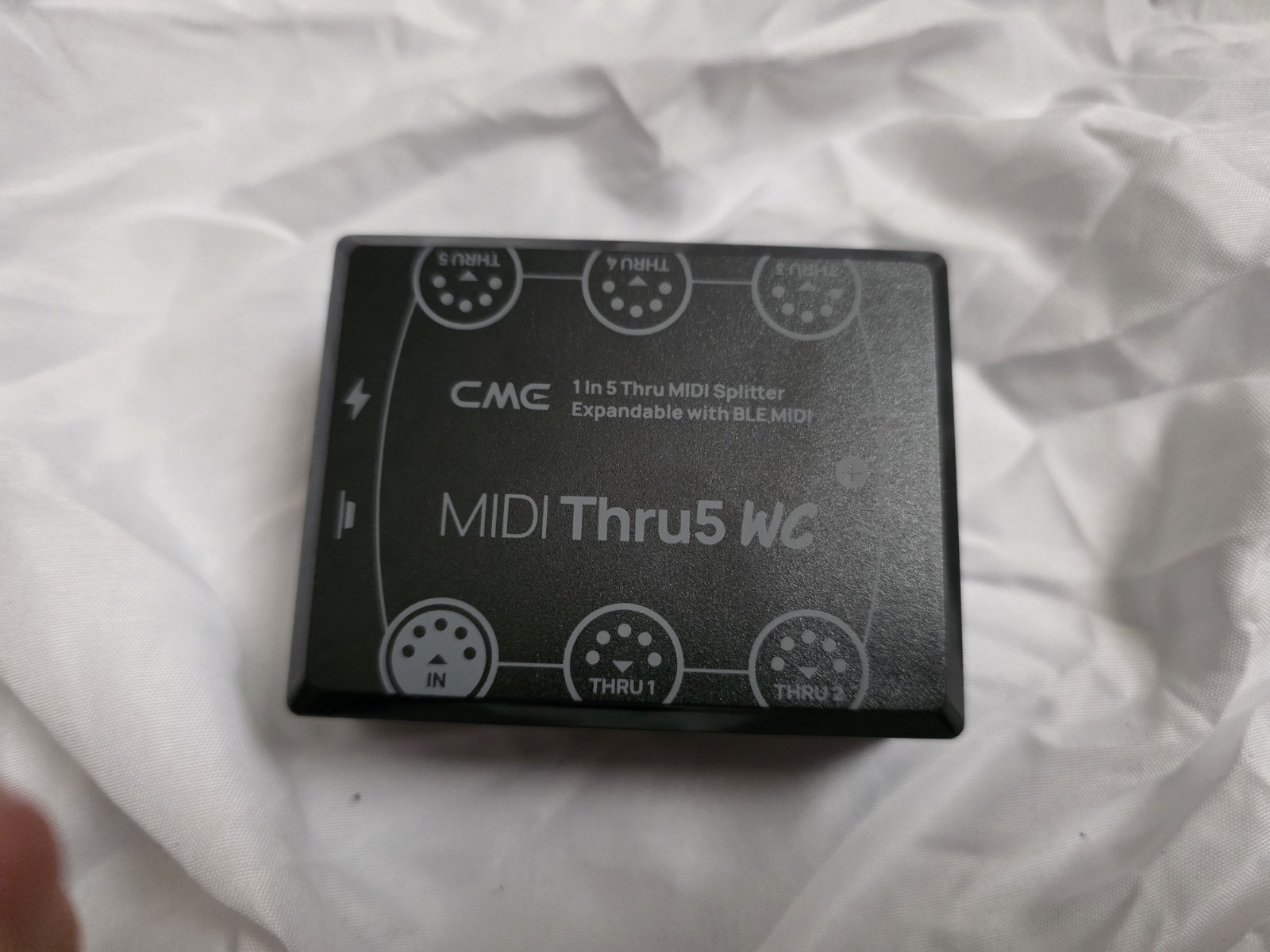 CME MIDI Thru5 WC MIDI Thru