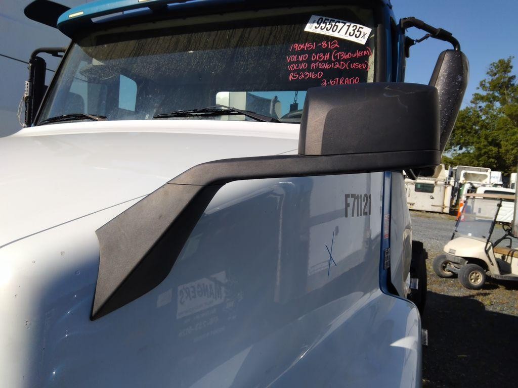 For 2014 VOLVO VNM FENDER/HOOD MIRROR Left ,  MD