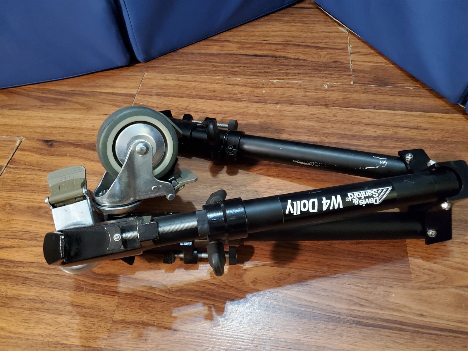 Davis & Sanford W4 Tripod Dolly PLZ READ