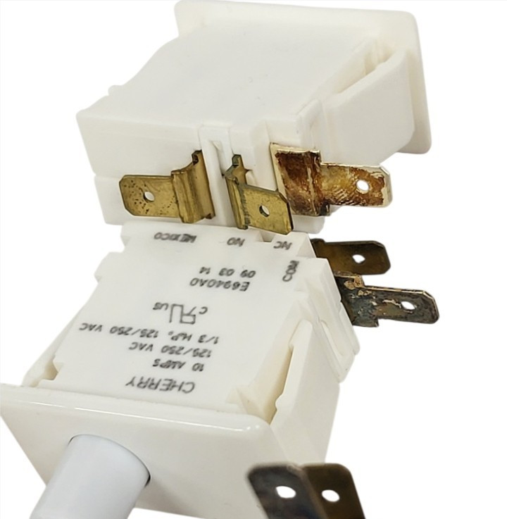 2 PACK Cherry 0E6900A0 White Switch Pushbutton 10A 125/250 Vac Quick Connect