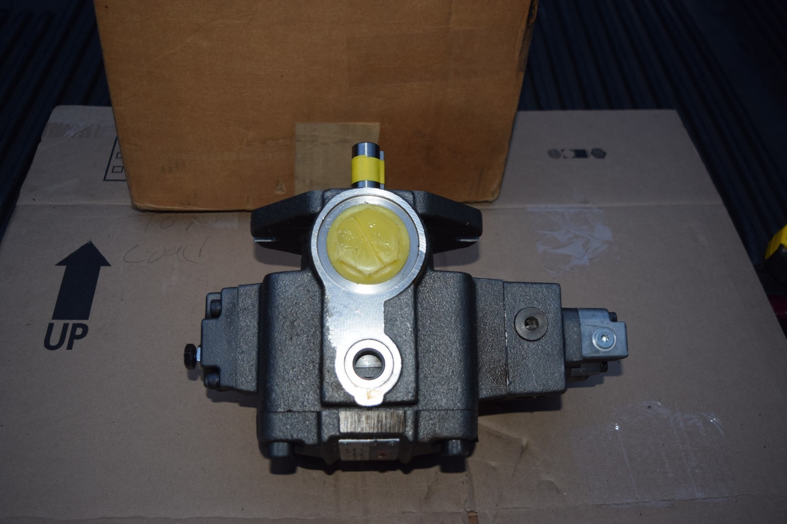 BOSCH 0513500220 Vane Pump