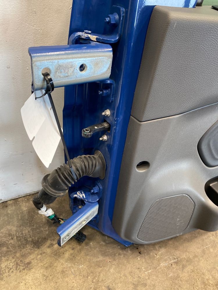 Door for International LT (606-13332)
