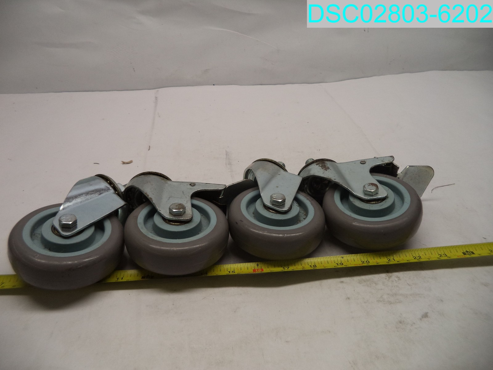 QTY=4: Some Rust 5-1/2" Rubber Swivel Casters 2 Locking 100MM OD X 1-1/4" W