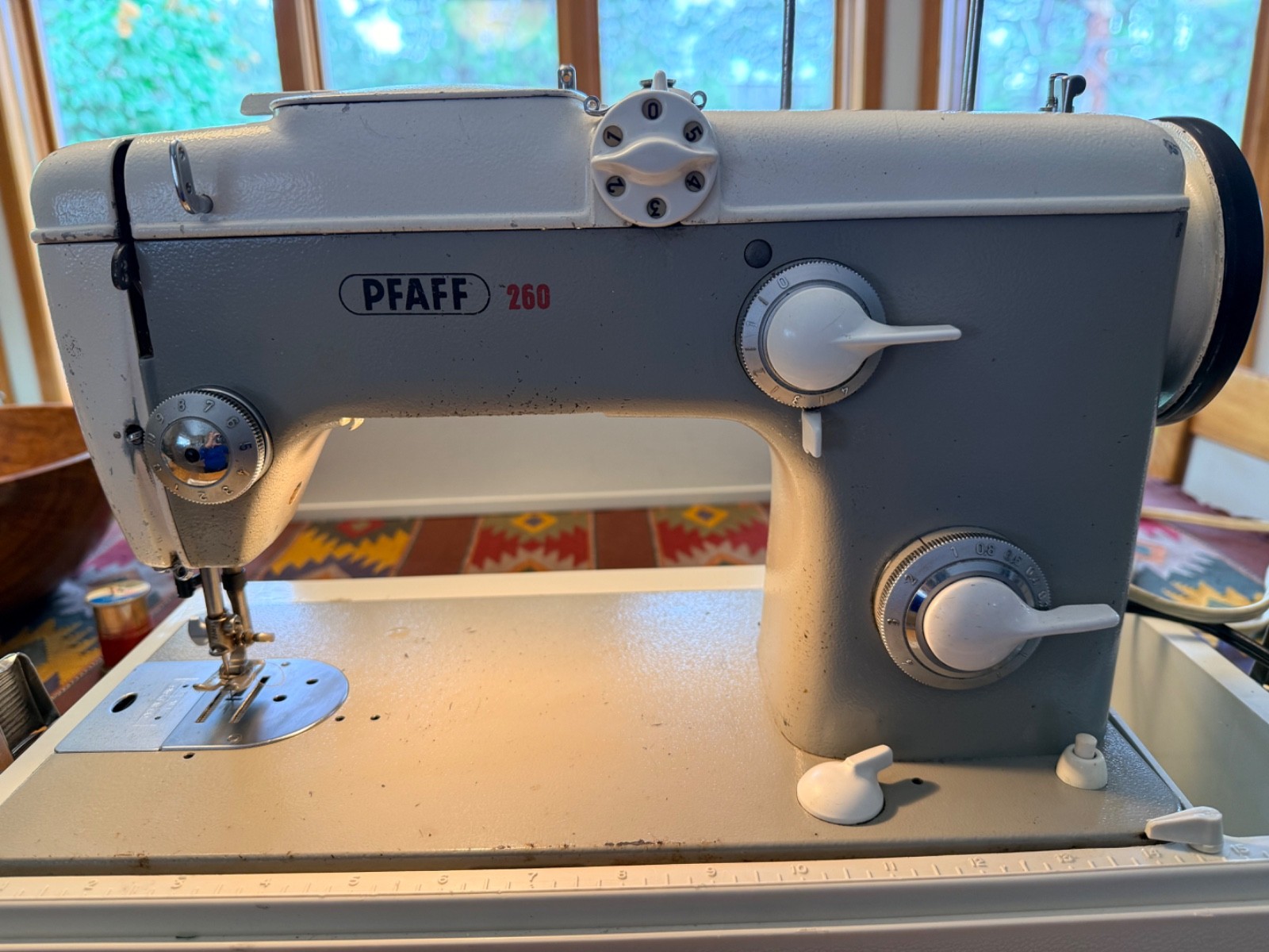 Pfaff 260 sewing machine. Runs well!!
