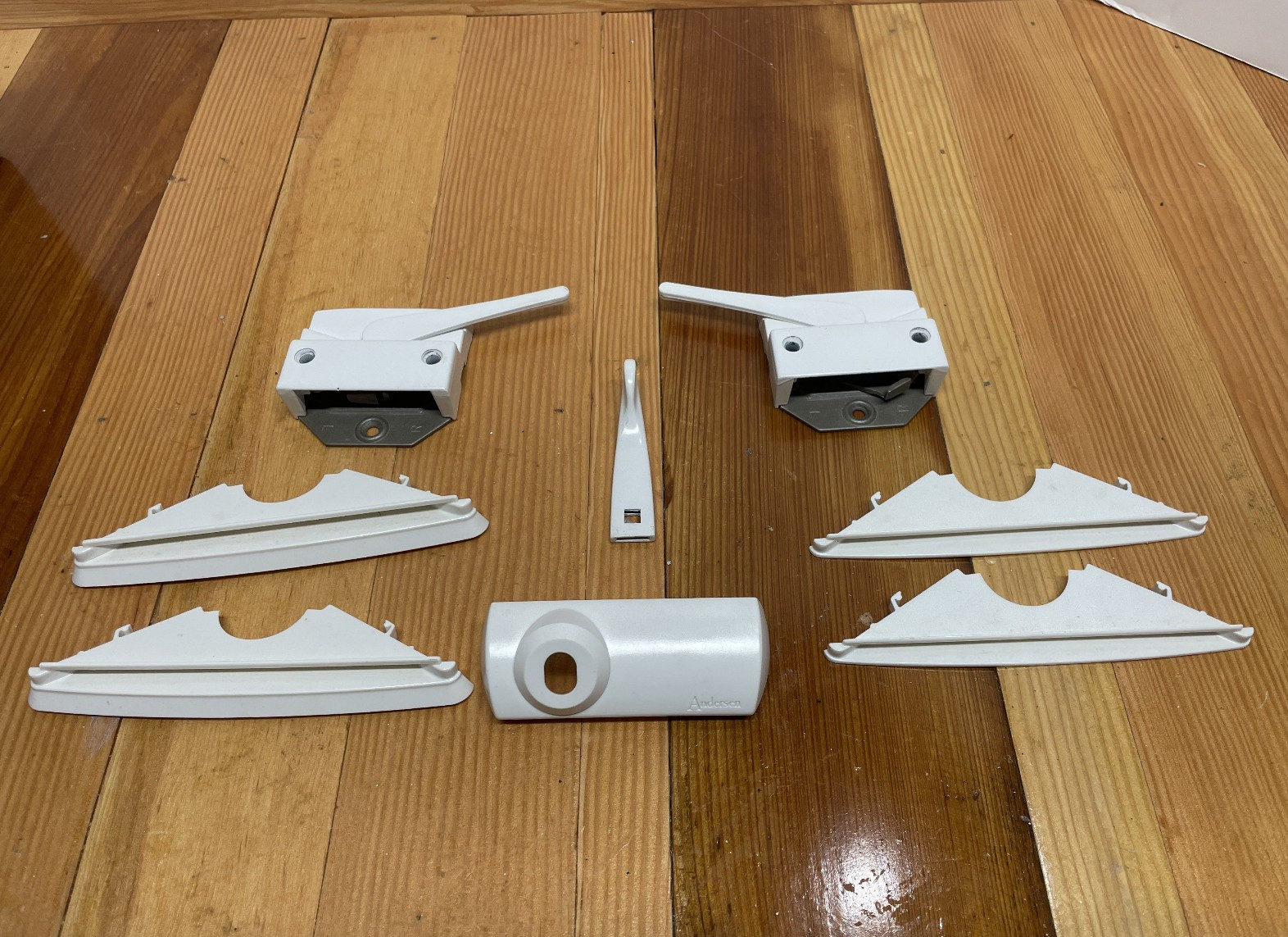 Andersen classic hardware kit white, Sash Locks 7230 (fits #7191), covers lot
