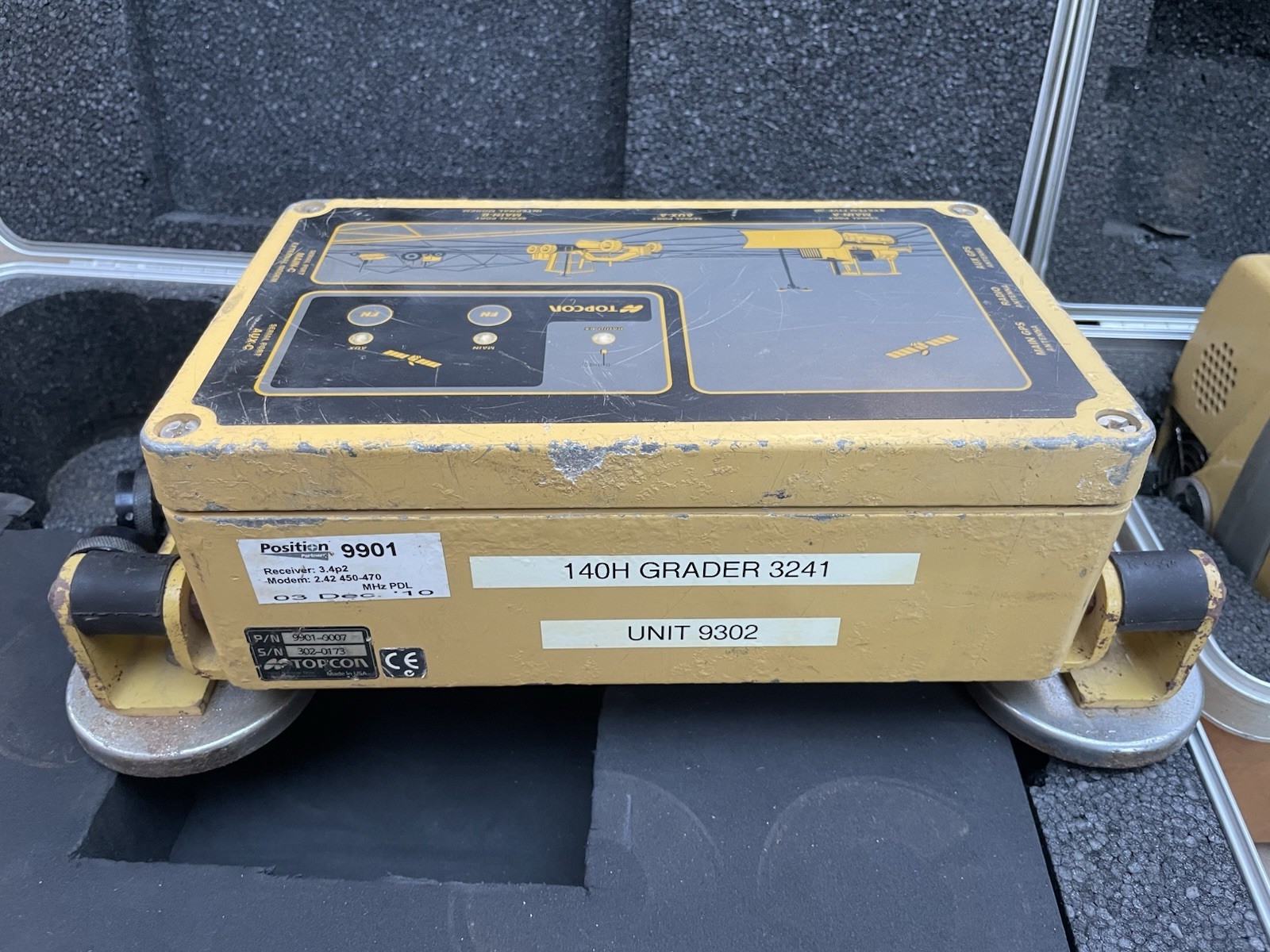 TOPCON SYSTEM FIVE 9901 GPS MACHINE CONTROL BOX 3DMC INCLUDING DISPLAY UNIT 9168