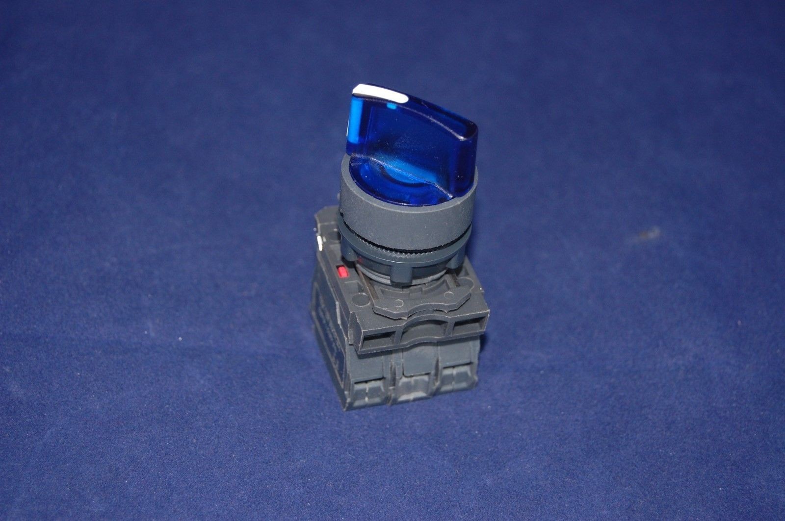 22mm ILLUMINATED Selector switch 3 Position Fits BLUE XB5AK156J5 12V Momentary