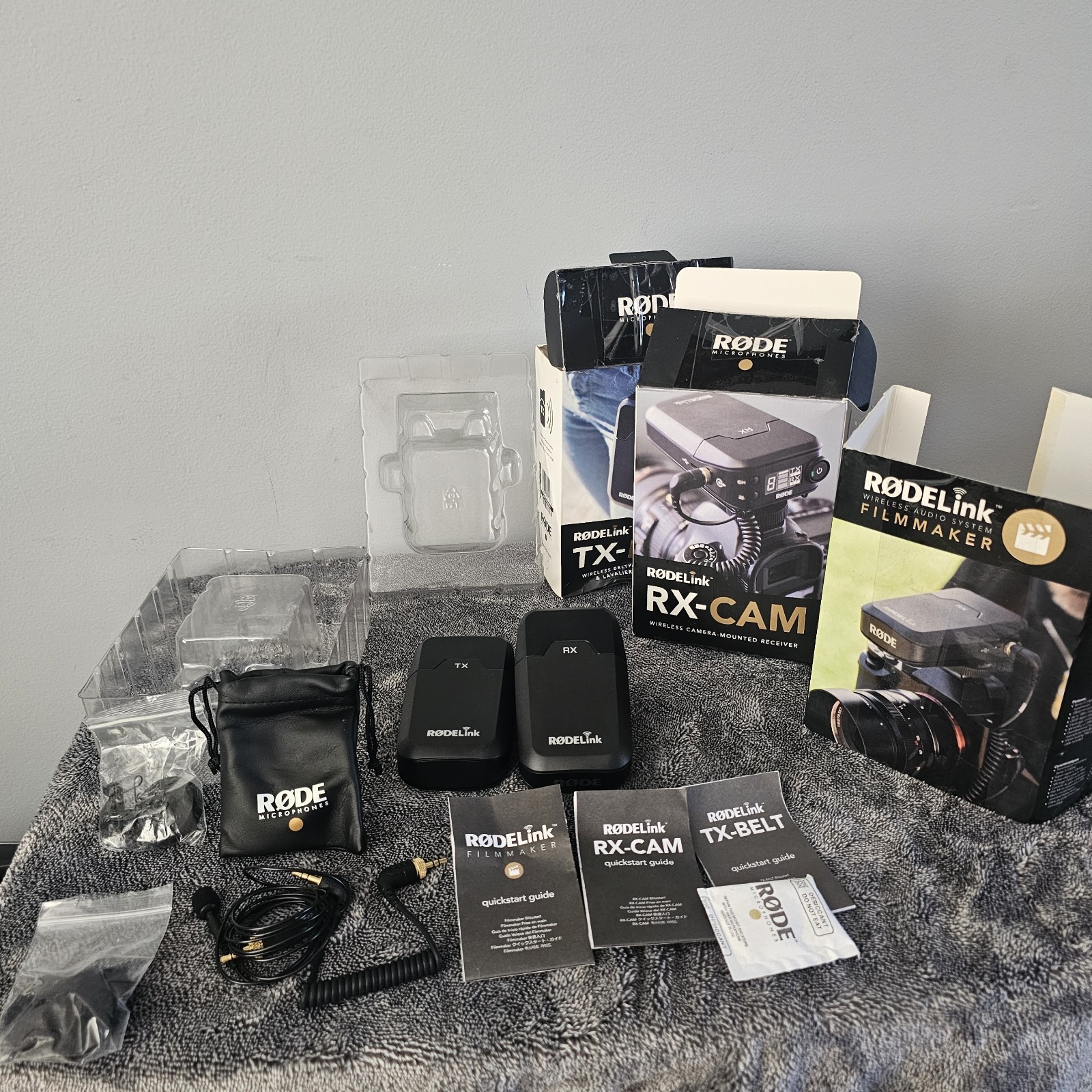 Rode RodeLink FM Wireless Filmmaker System with Lavalier Microphone