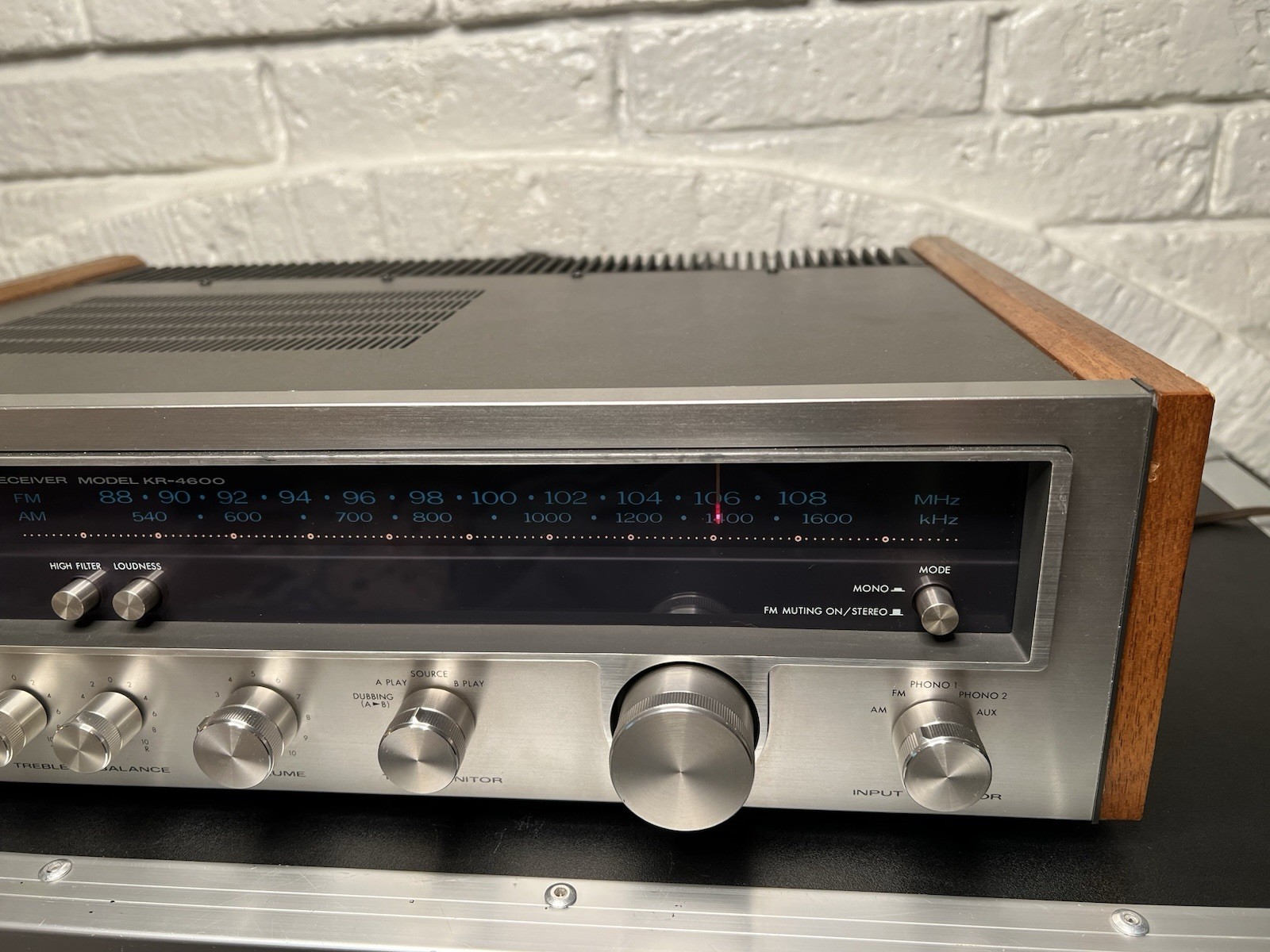 Vintage KENWOOD KR-4600 30wpc Stereo Receiver Clean & Fully Functioning!