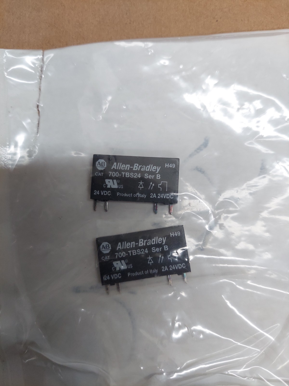 2PCS 700-TBS24 NEW Allen-Bradley B Solid State Relay 24VDC 2A Pack of 2