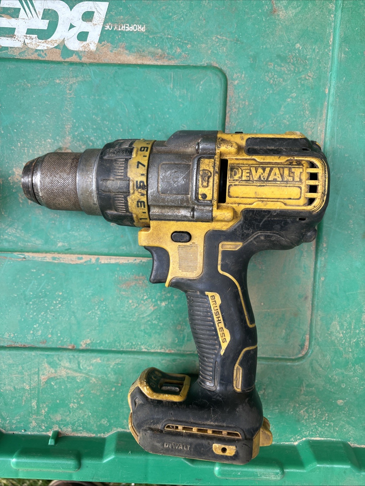 dewalt xr hammer drill 20v brushless dcd999